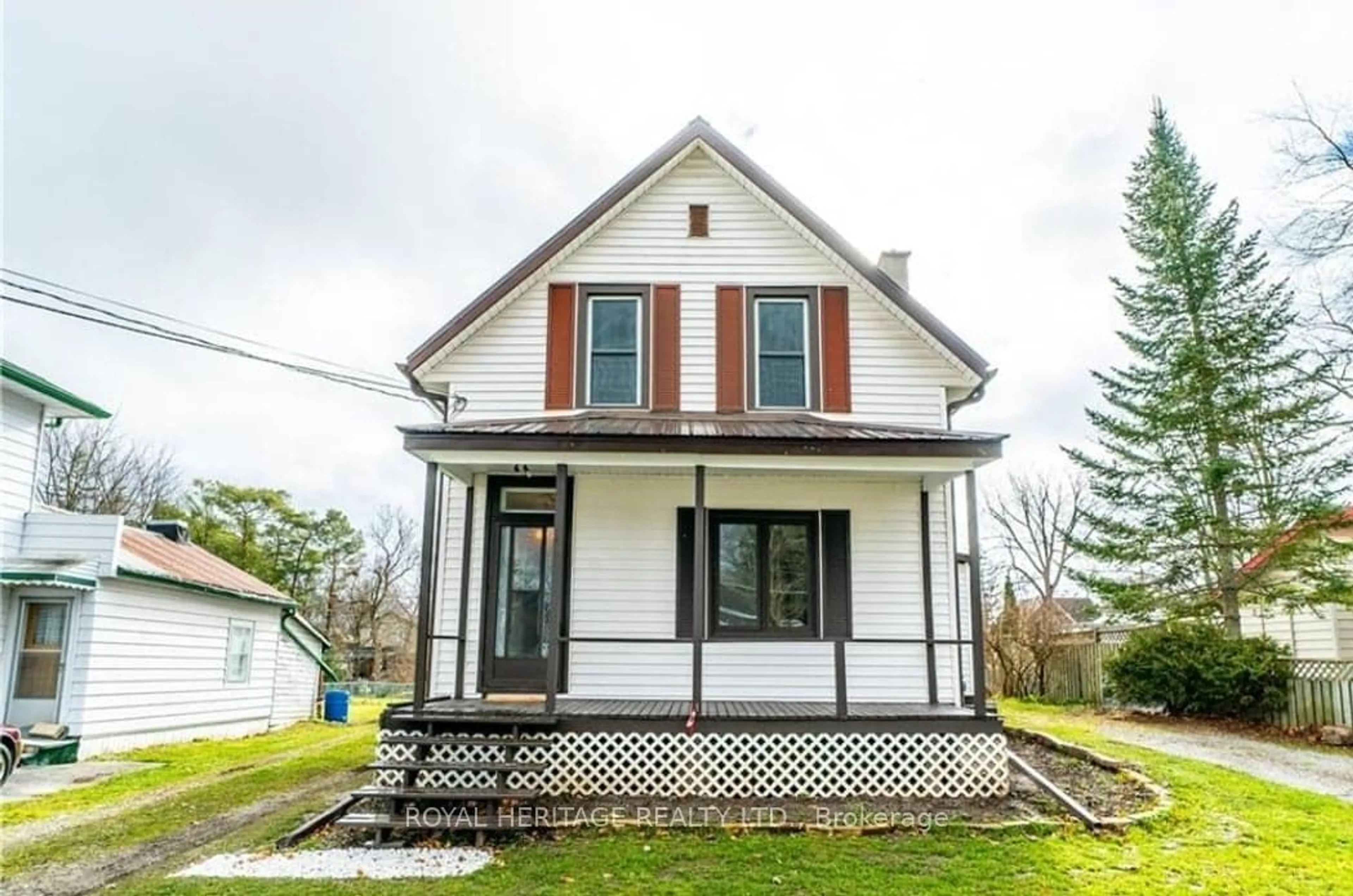 Home with vinyl exterior material, building for 41 Elgin St, Kawartha Lakes Ontario K9V 3W4