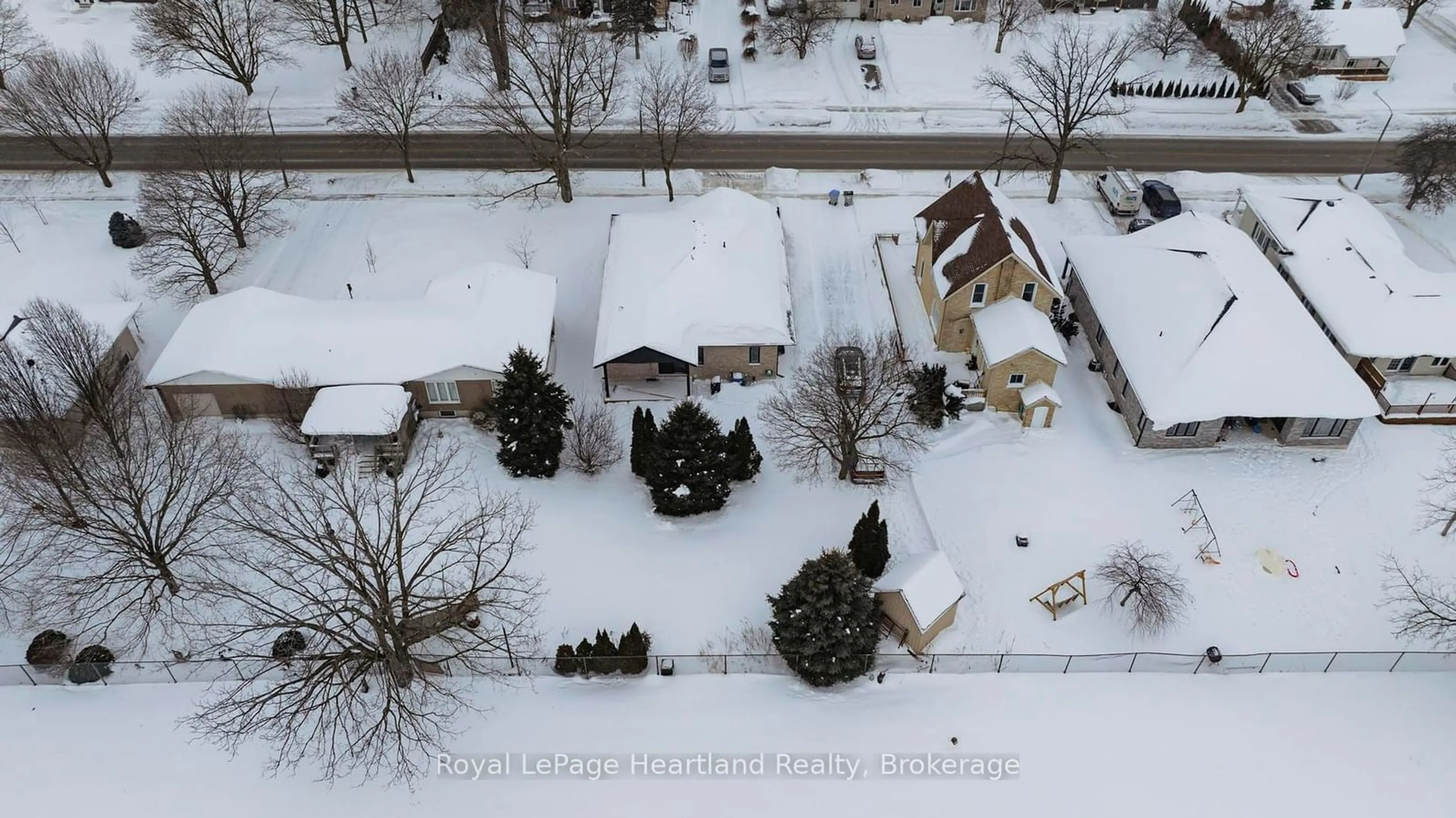 A pic from outside/outdoor area/front of a property/back of a property/a pic from drone, street for 144 Main St, Huron East Ontario N0K 1W0