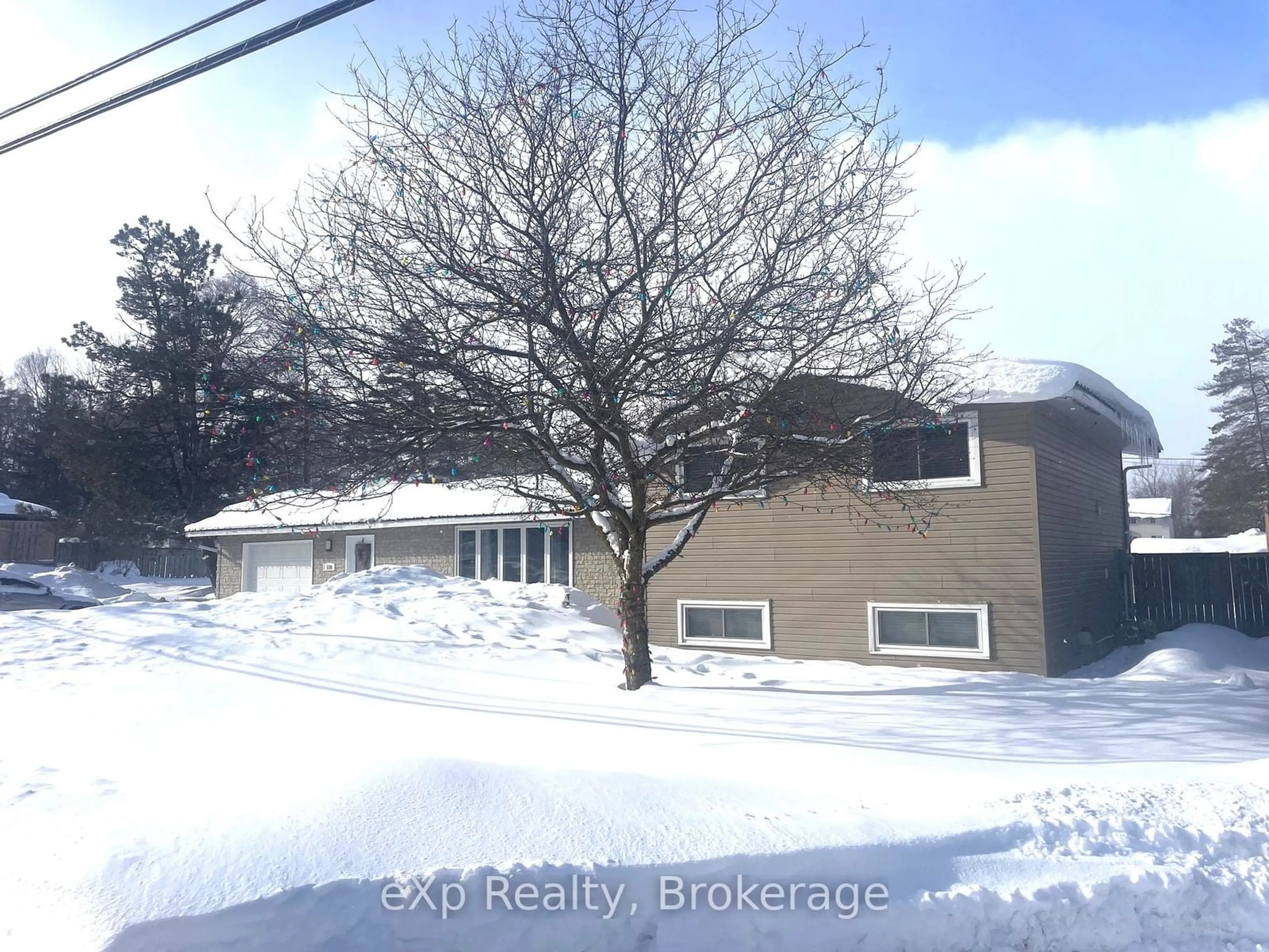 A pic from outside/outdoor area/front of a property/back of a property/a pic from drone, street for 170 11th Ave, Hanover Ontario N4N 2R1