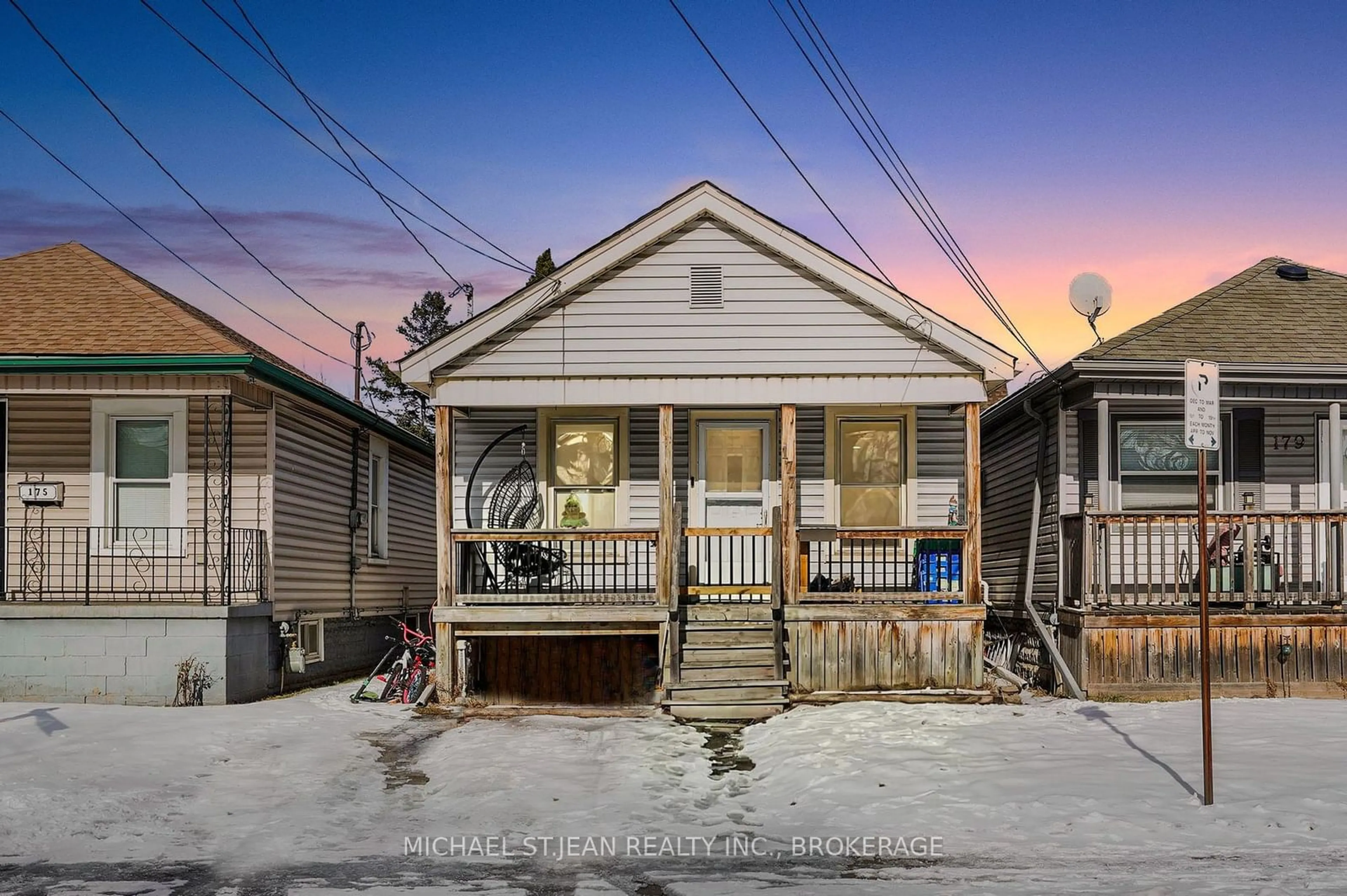 A pic from outside/outdoor area/front of a property/back of a property/a pic from drone, street for 177 Mcanulty Blvd, Hamilton Ontario L8H 3H8