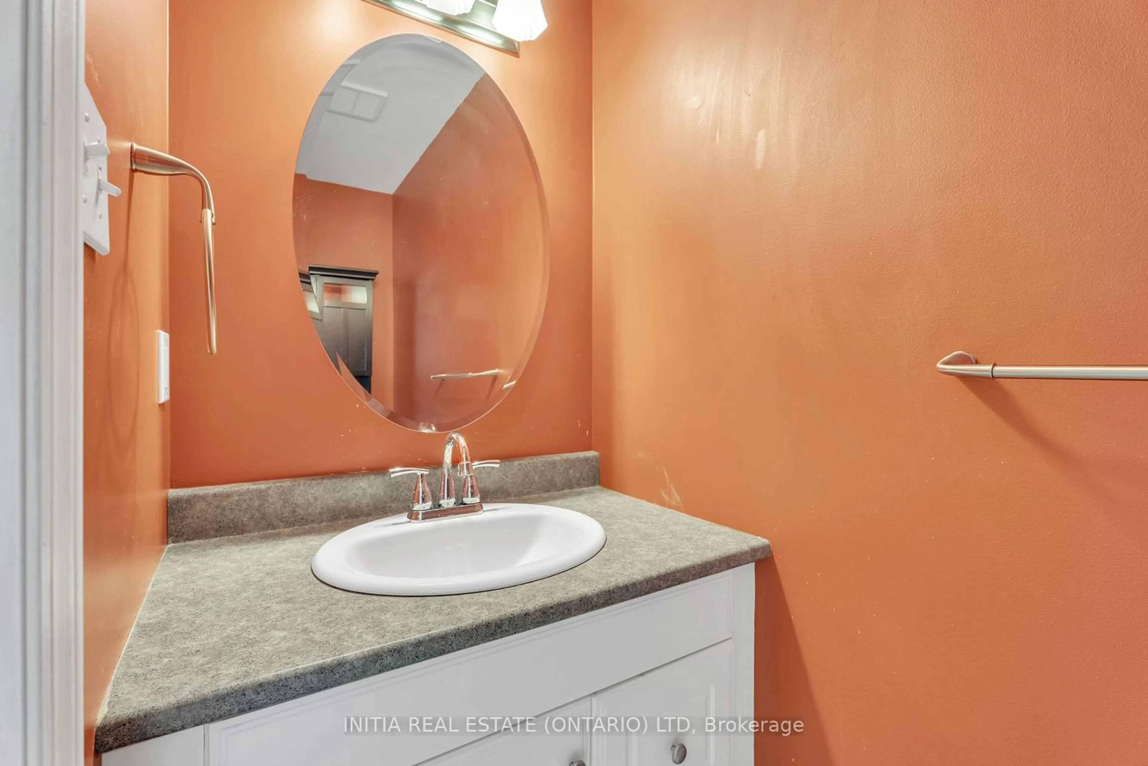 Standard bathroom, ceramic/tile floor for 624 William St #5, London Ontario N6B 3G2