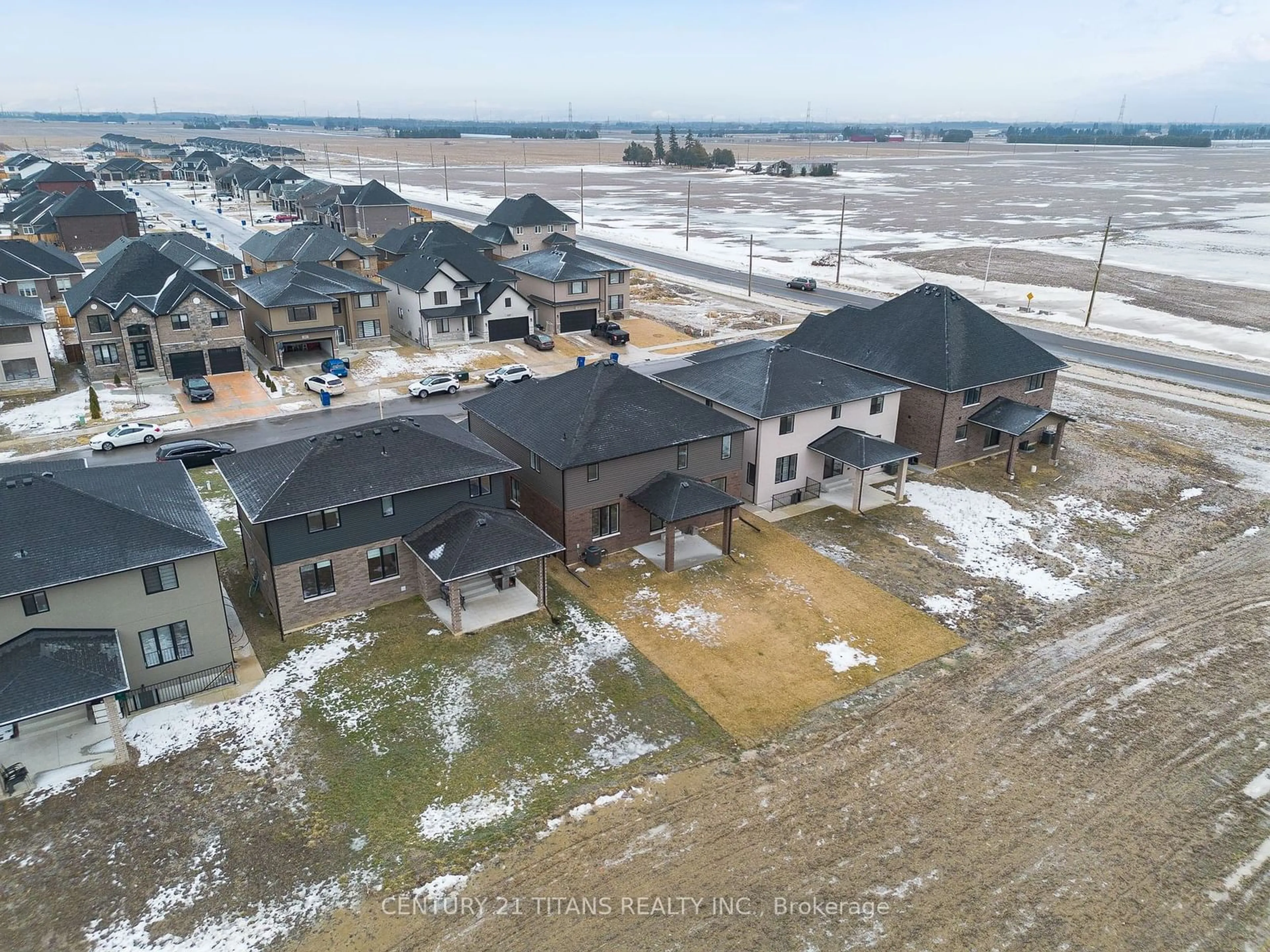 A pic from outside/outdoor area/front of a property/back of a property/a pic from drone, water/lake/river/ocean view for 146 Tuscany Tr, Chatham-Kent Ontario N7M 0R9