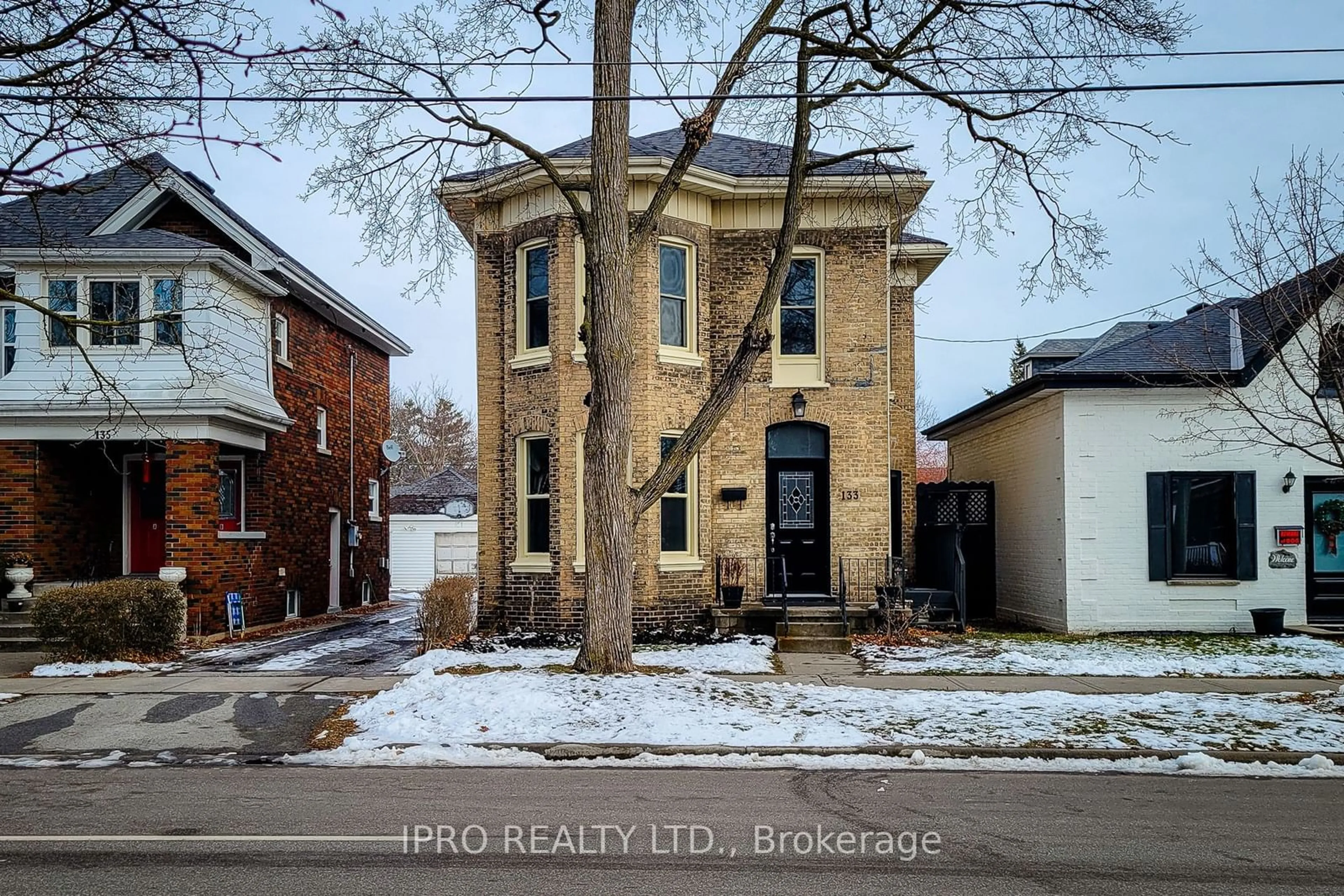 Home with brick exterior material, street for 133 William St, Brantford Ontario N3T 3L2