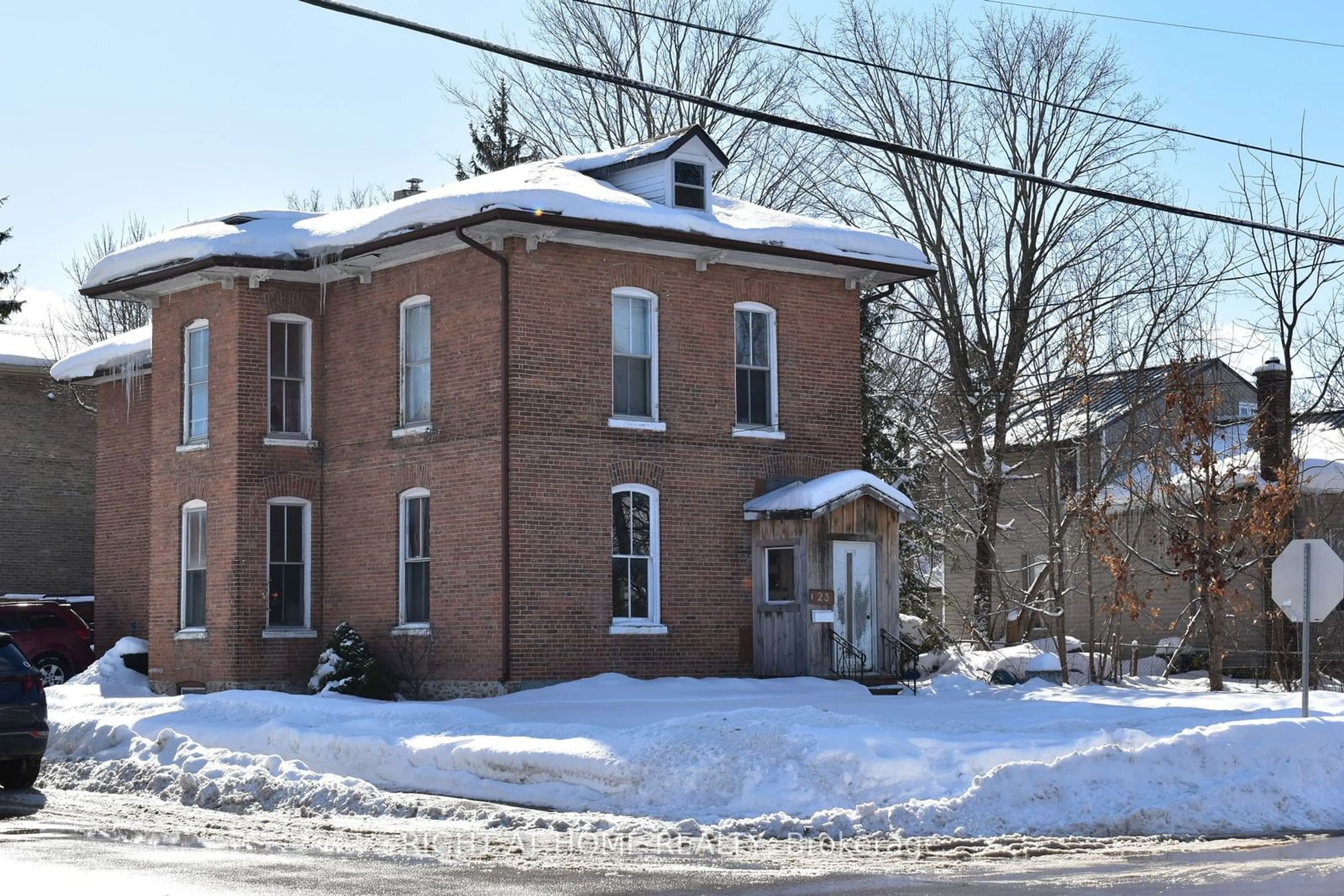 Home with brick exterior material, building for 23 Glenelg St, Kawartha Lakes Ontario K9V 2T9