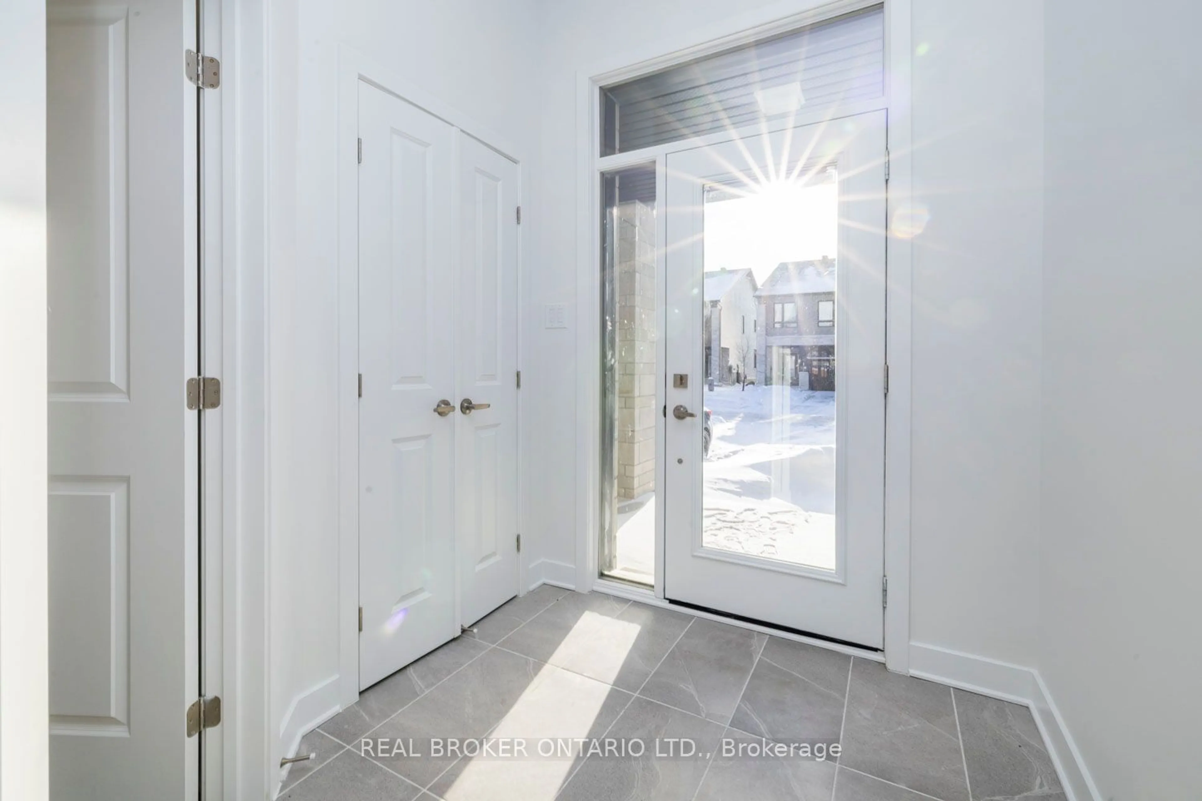 Indoor entryway for 213 Bristol Cres, North Grenville Ontario K0G 1J0