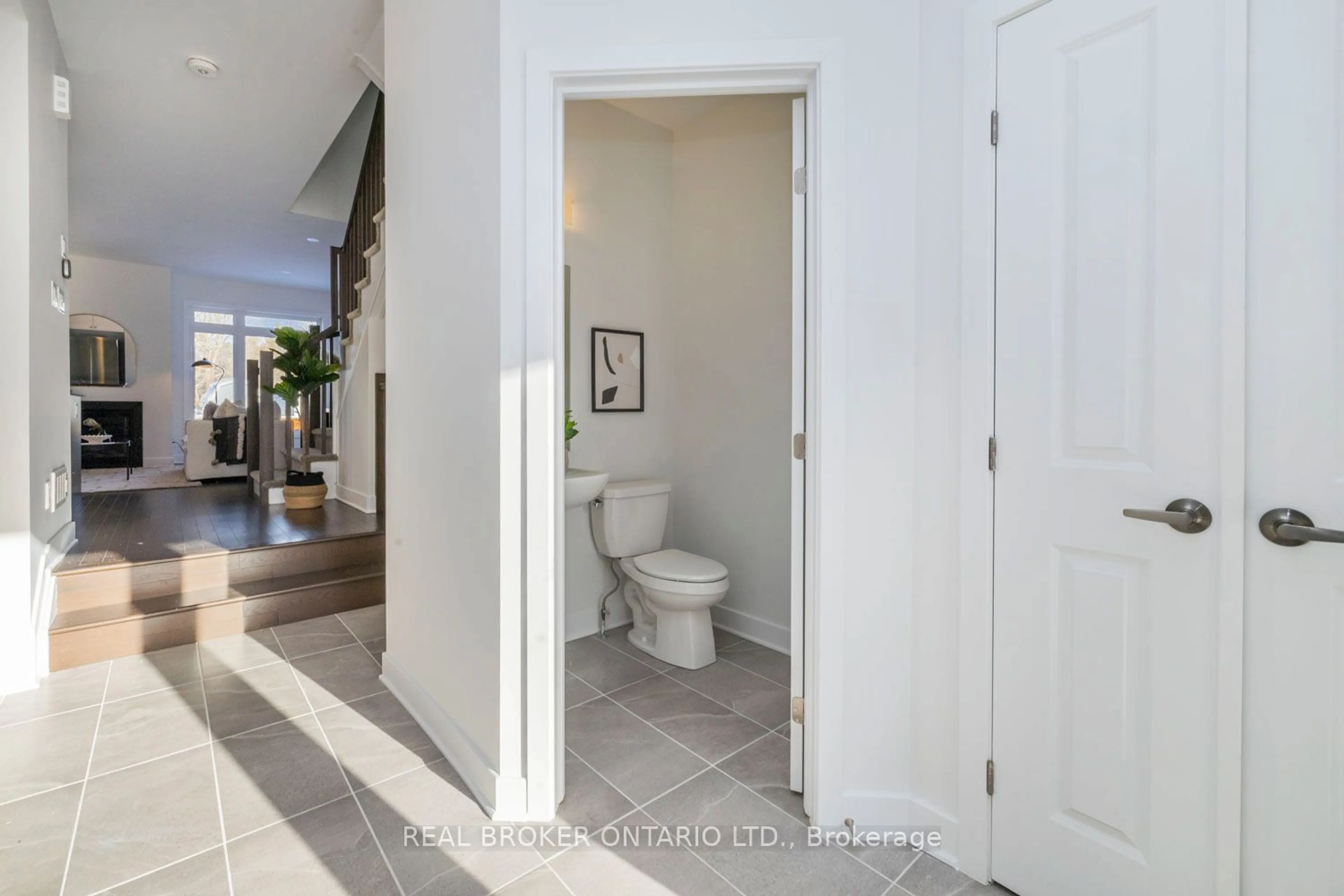 Indoor entryway for 213 Bristol Cres, North Grenville Ontario K0G 1J0