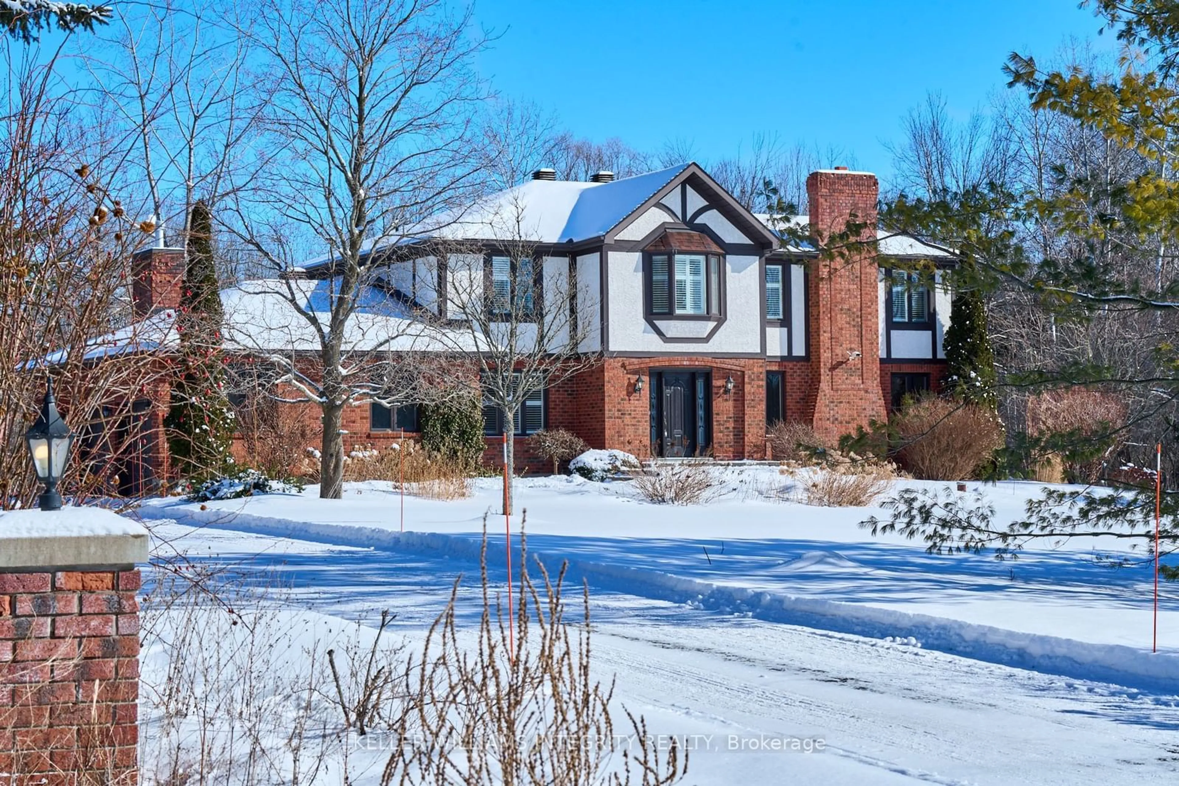 Home with brick exterior material, street for 5820 Knights Dr, Manotick - Kars - Rideau Twp and Area Ontario K4M 1K2