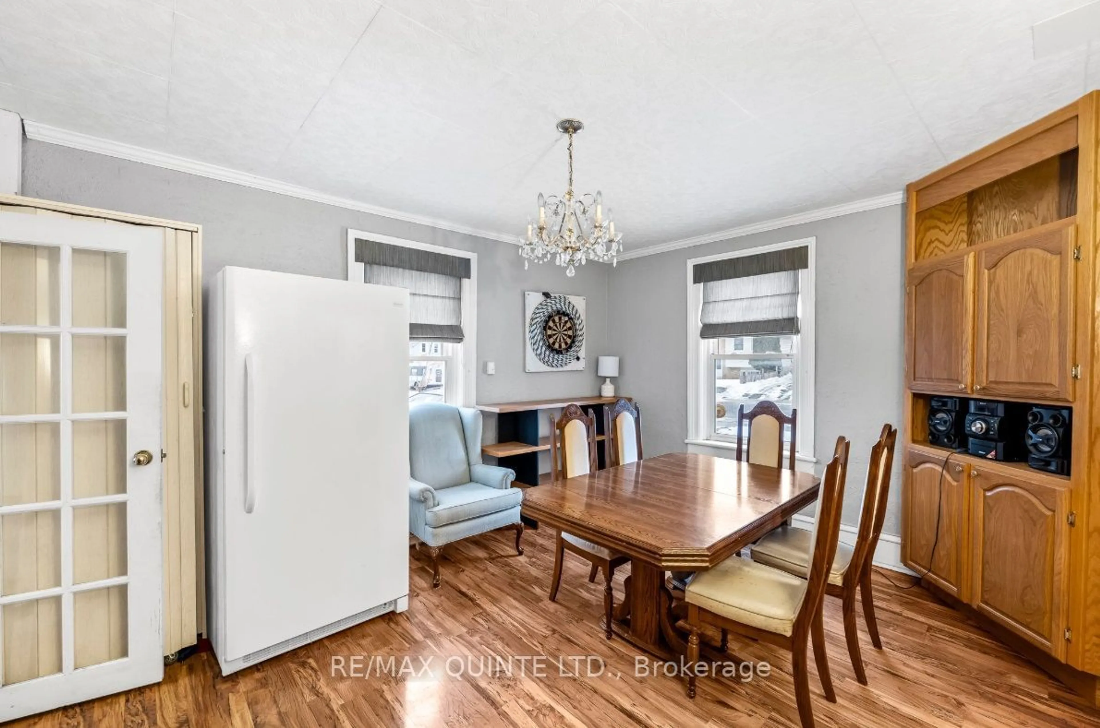 Dining room, wood/laminate floor for 49 Heber St, Quinte West Ontario K8V 1M8