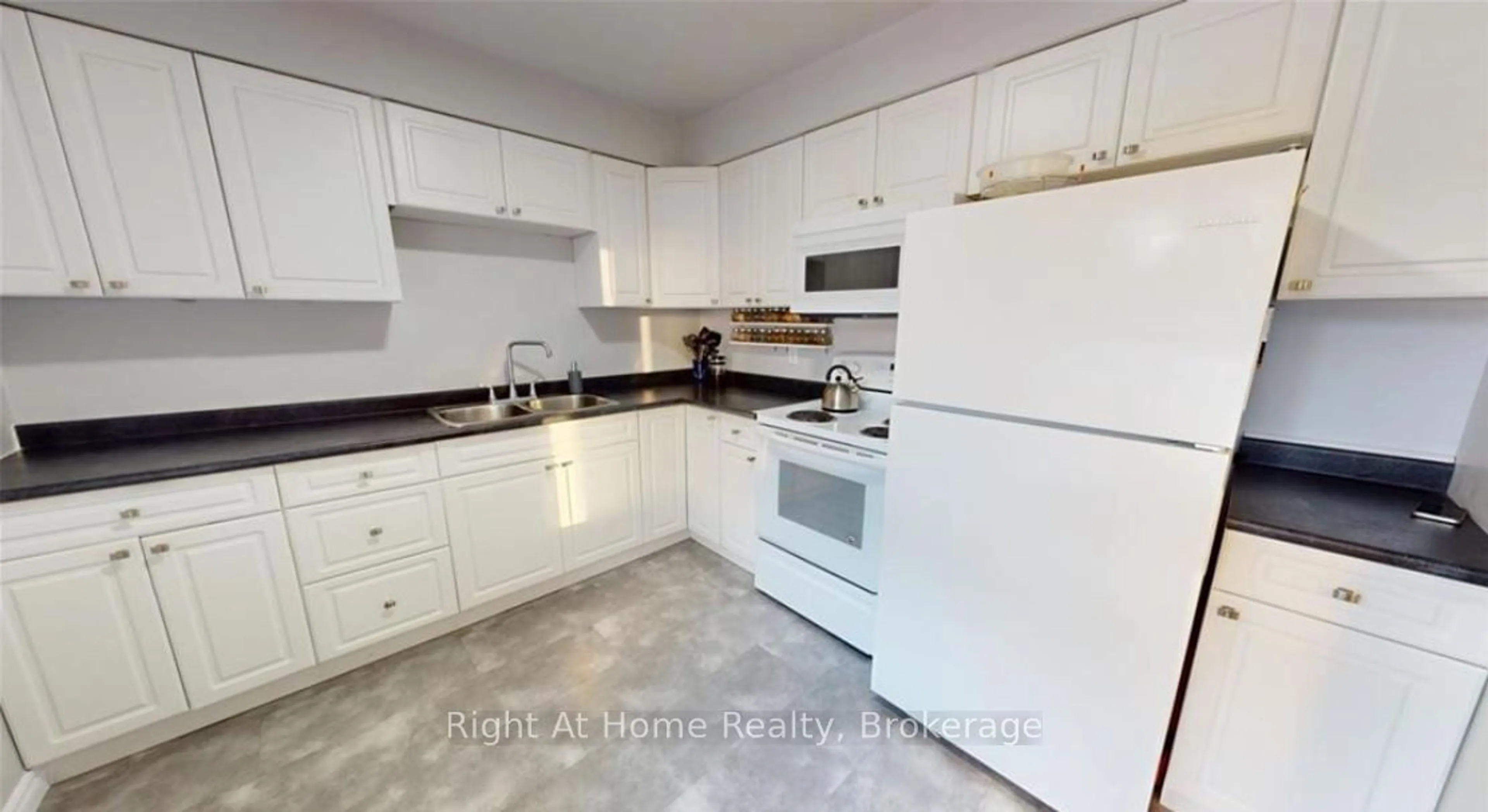 Standard kitchen, unknown for 15 Green Valley Dr #49, Kitchener Ontario N2P 1K7