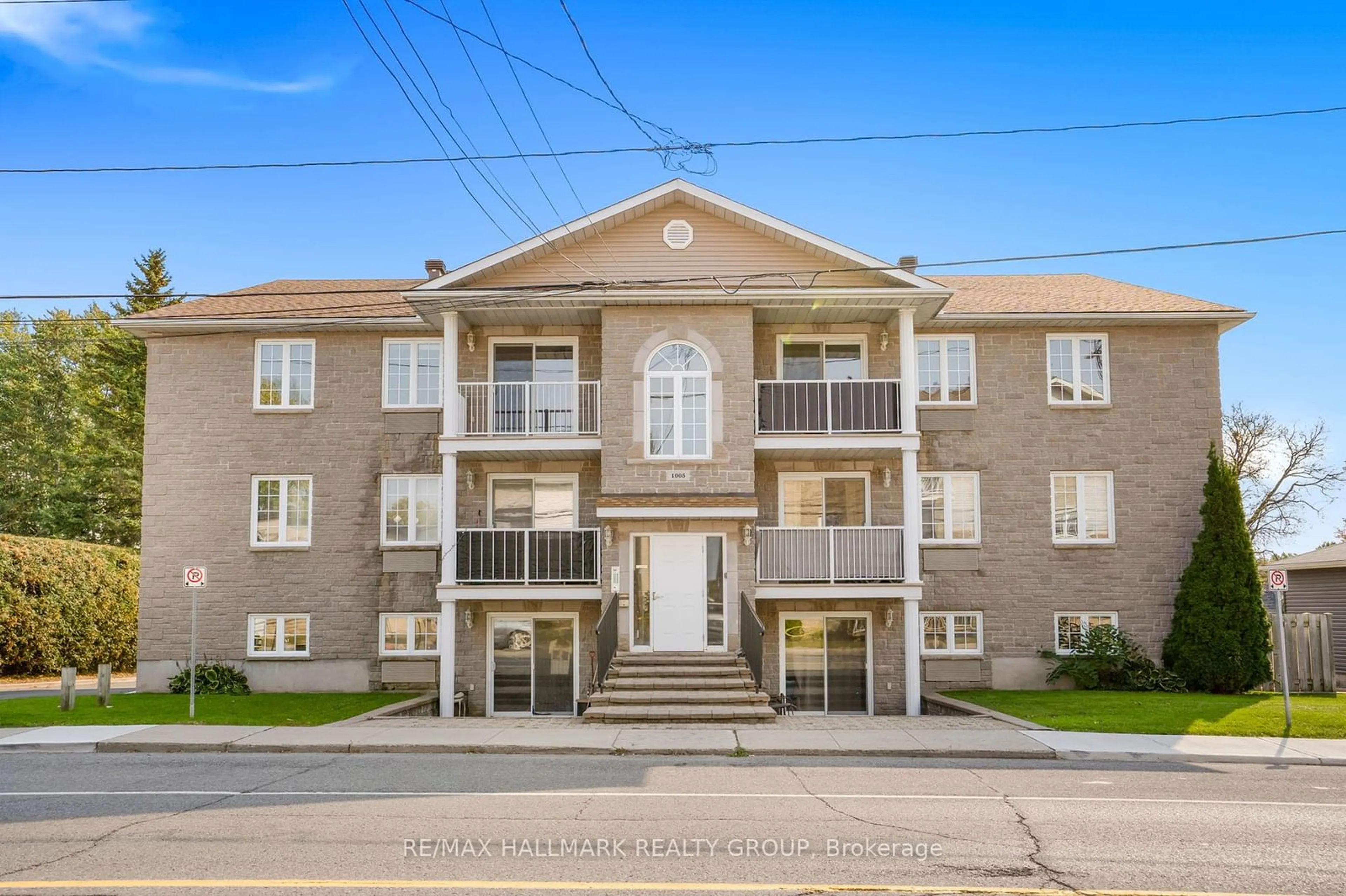 Patio, building for 1005 LAURIER St #301, Clarence-Rockland Ontario K4K 1T7