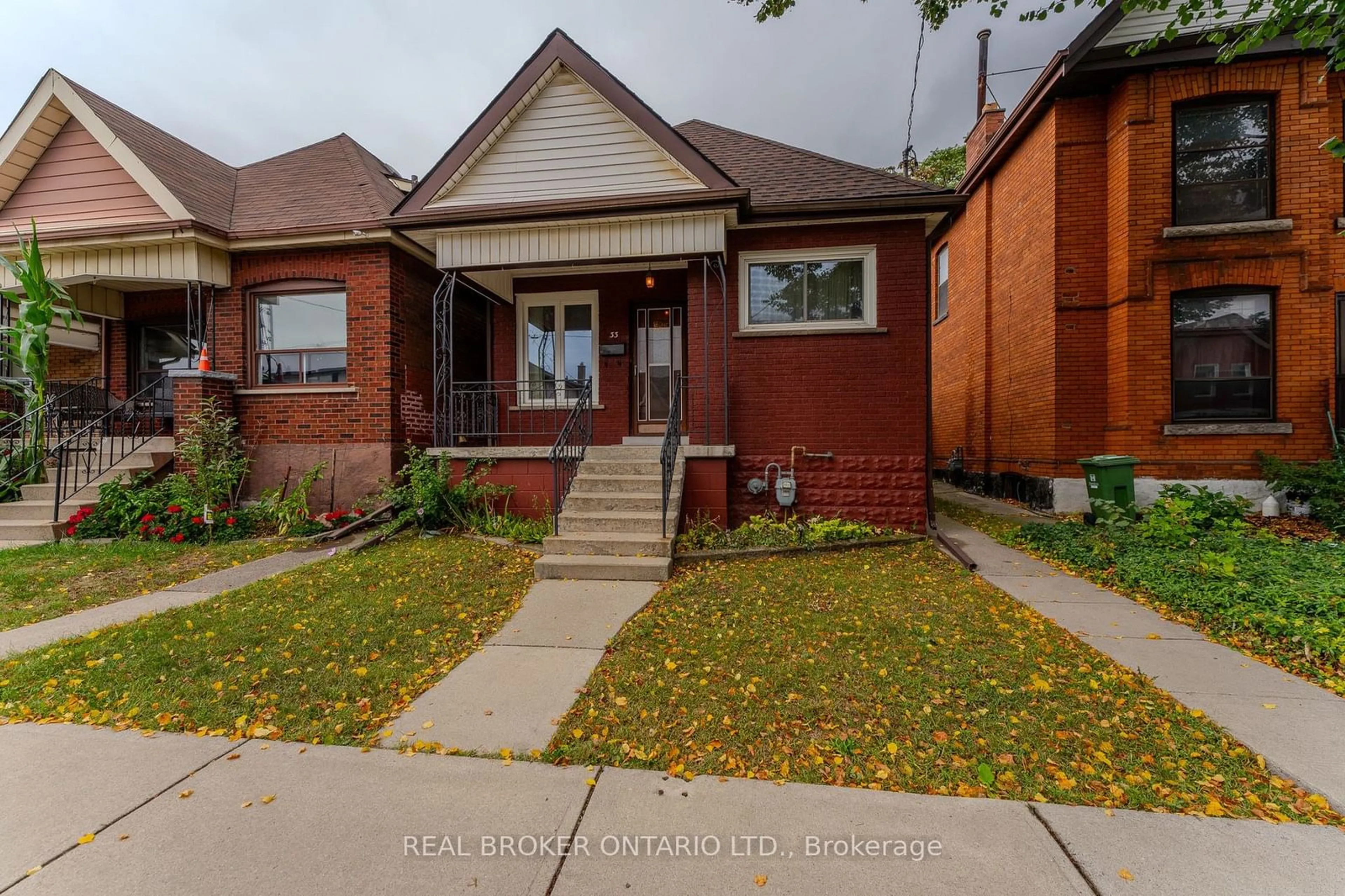 Home with brick exterior material, street for 33 Clyde St, Hamilton Ontario L8L 5R5