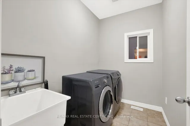 Additional property image - 94 IRWIN Ave
