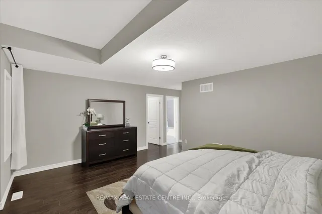 Additional property image - 94 IRWIN Ave
