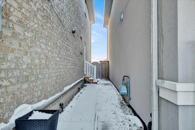 Additional property image - 94 IRWIN Ave
