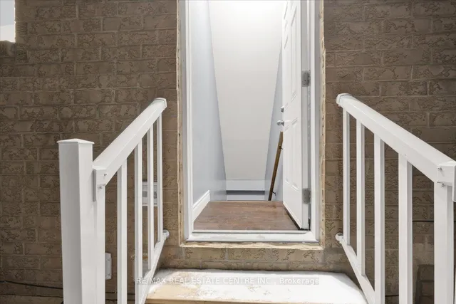 Additional property image - 94 IRWIN Ave