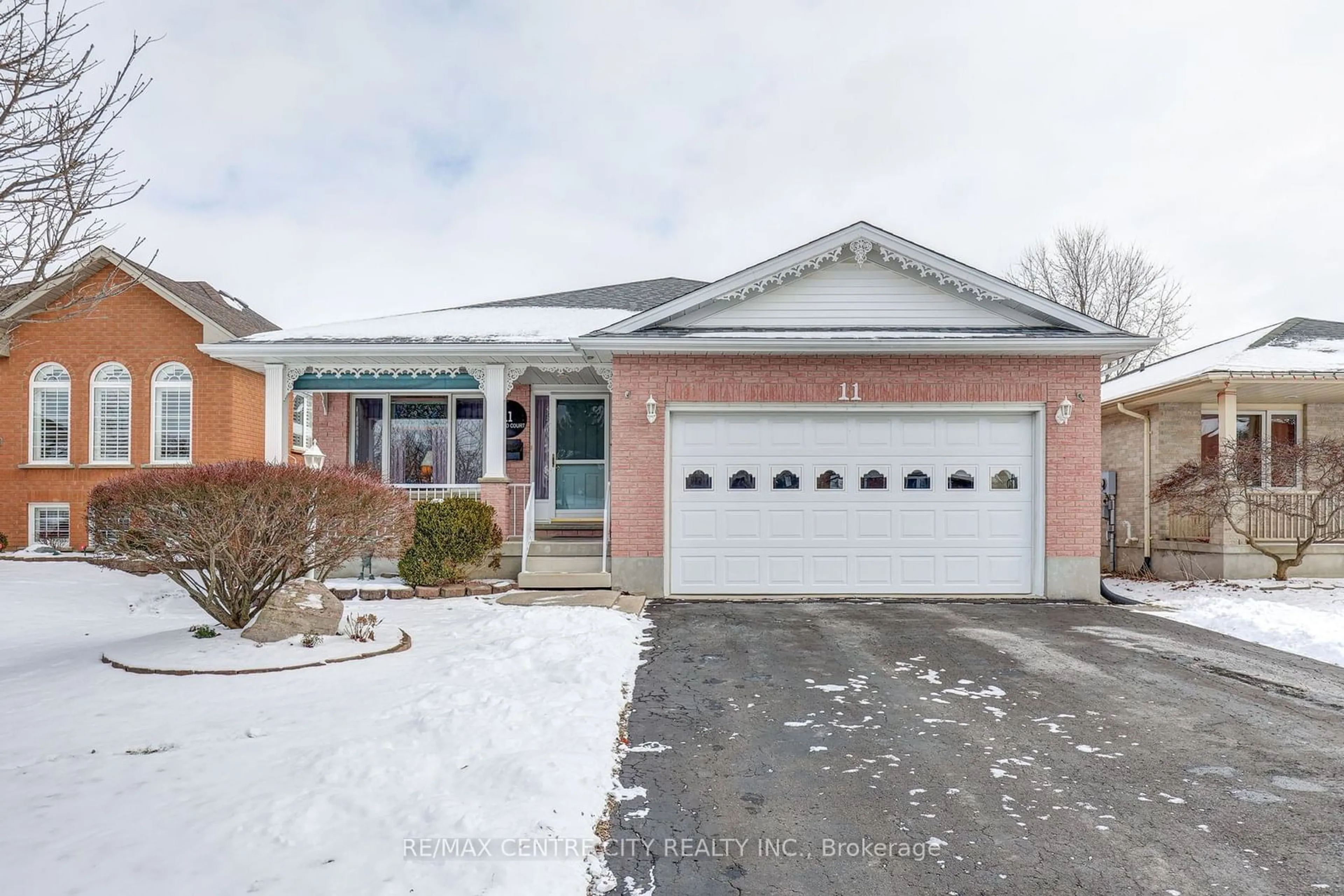 Home with brick exterior material, street for 11 Lyford Crt, St. Thomas Ontario N5R 6C6