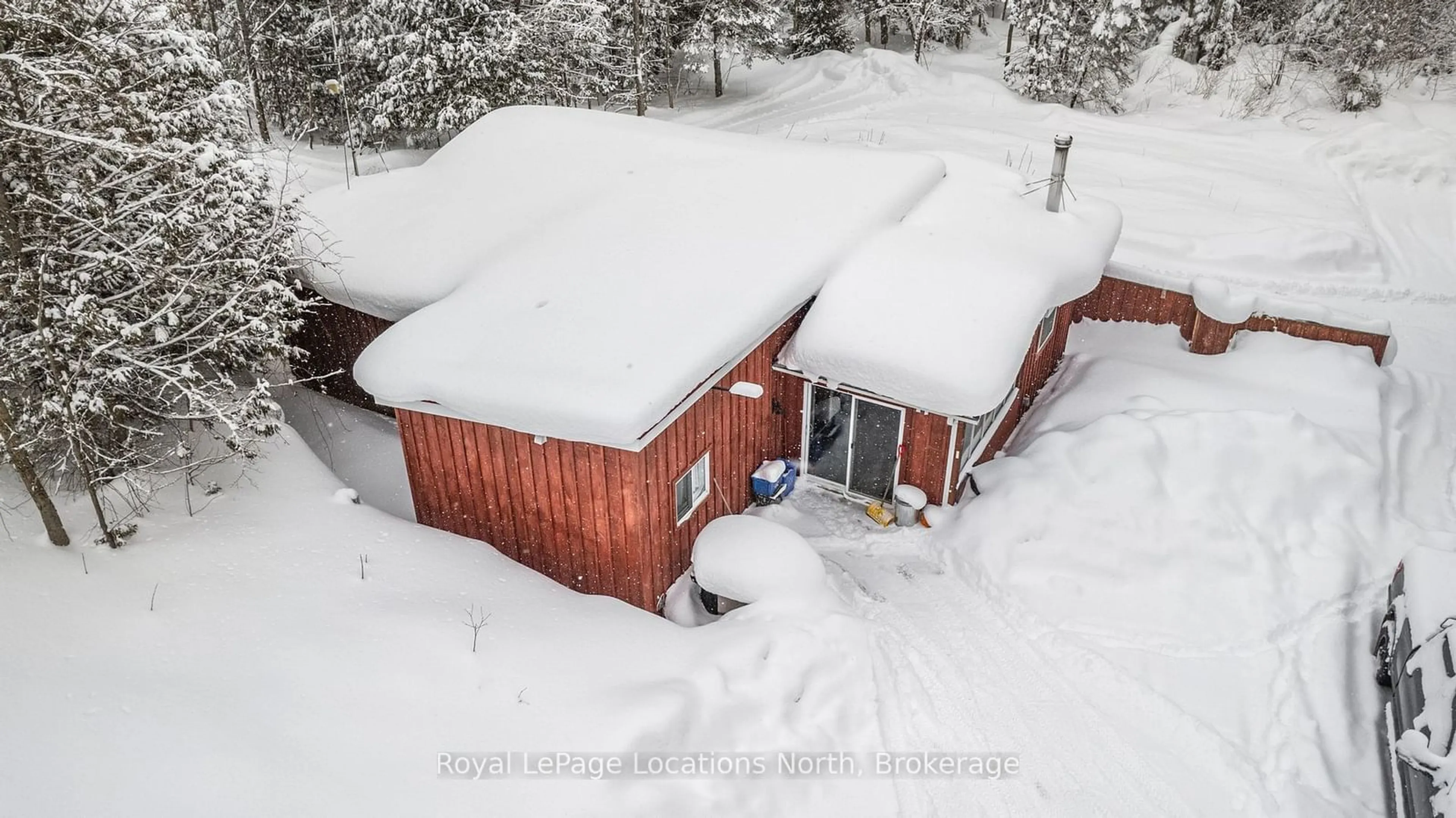 A pic from outside/outdoor area/front of a property/back of a property/a pic from drone, building for 797176 East Back Line, Chatsworth Ontario K6H 5R5