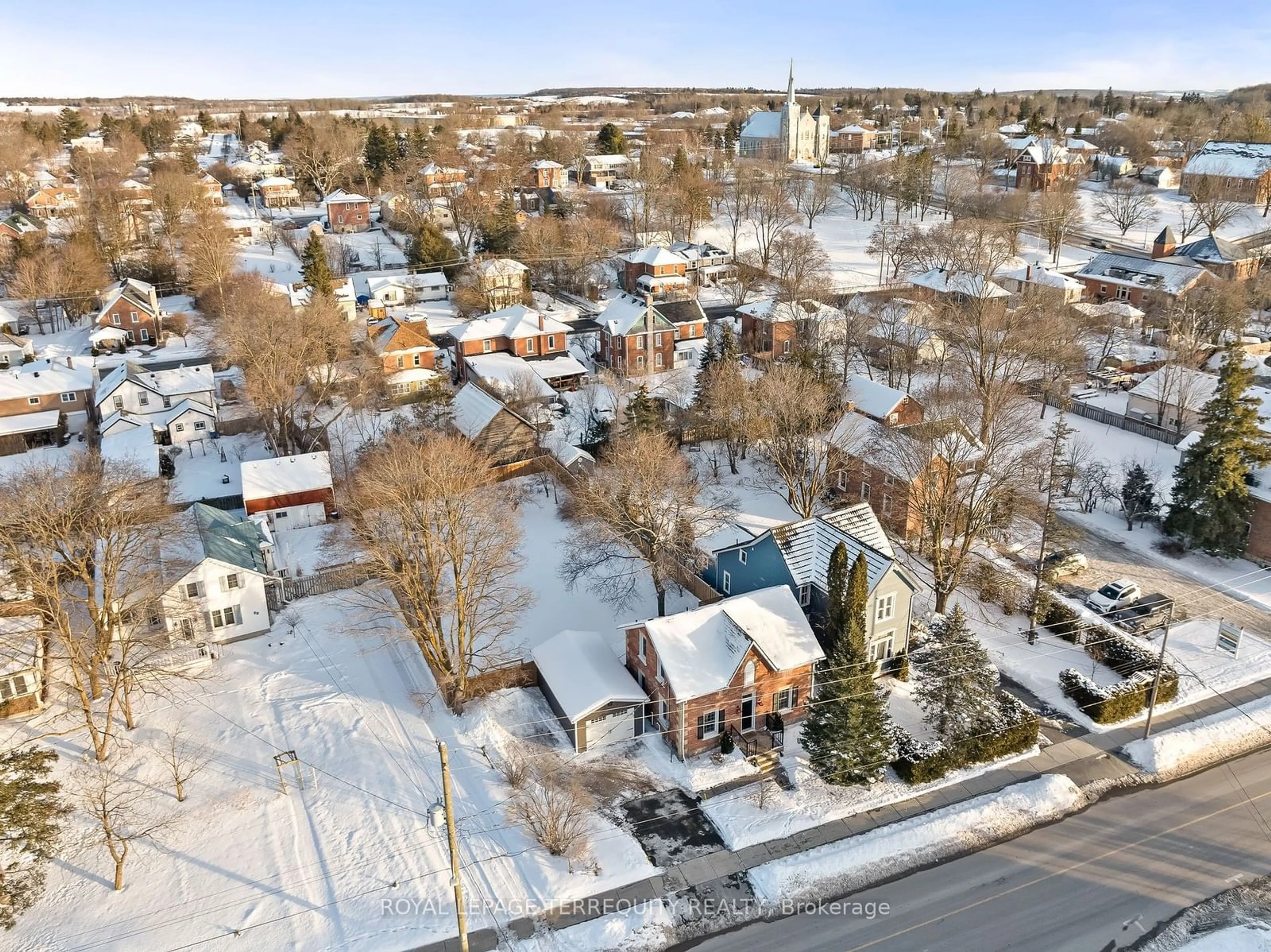 A pic from outside/outdoor area/front of a property/back of a property/a pic from drone, street for 49 Doxsee Ave, Trent Hills Ontario K0L 1L0