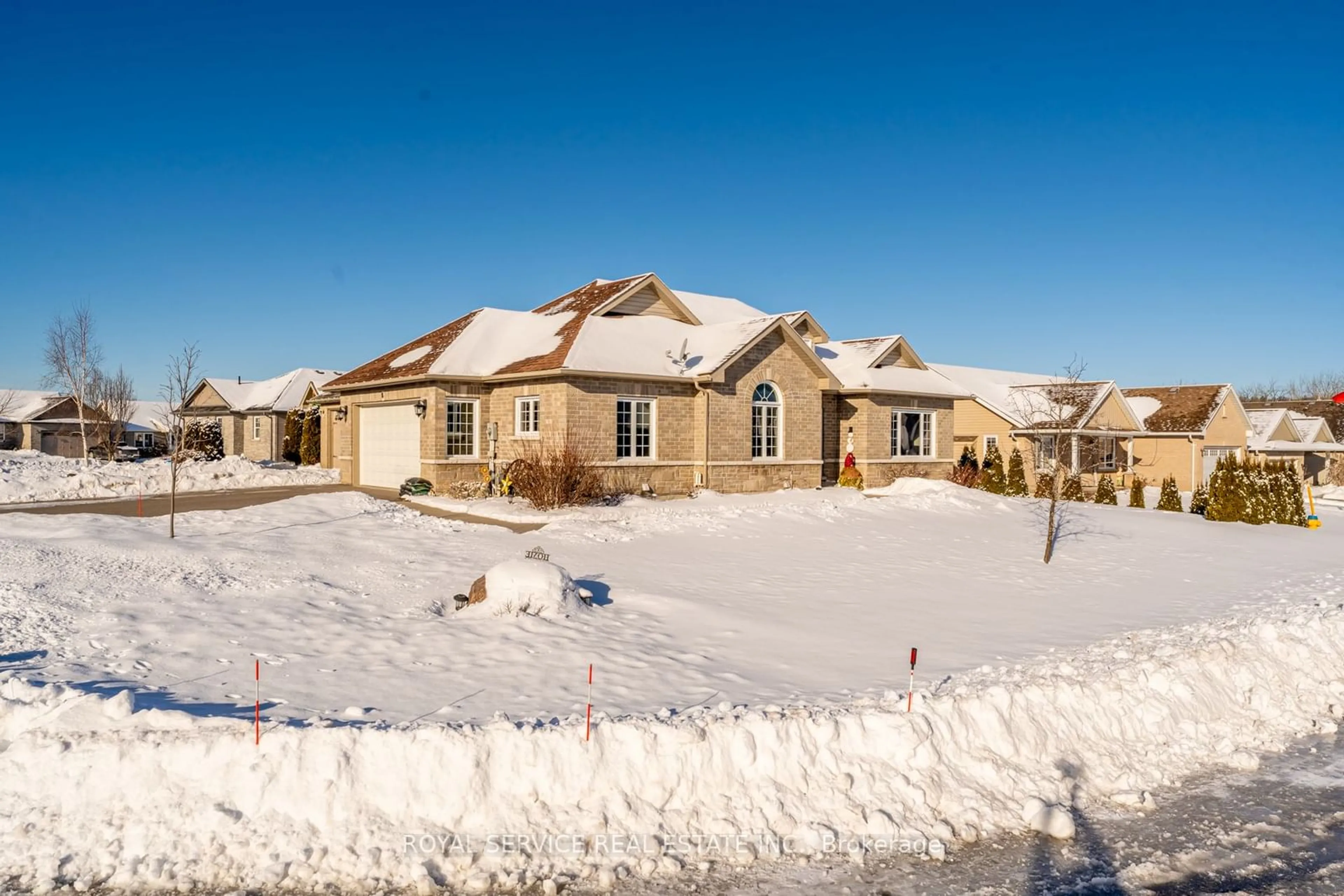 A pic from outside/outdoor area/front of a property/back of a property/a pic from drone, street for 16 Cortland Cres, Cramahe Ontario K0K 1S0