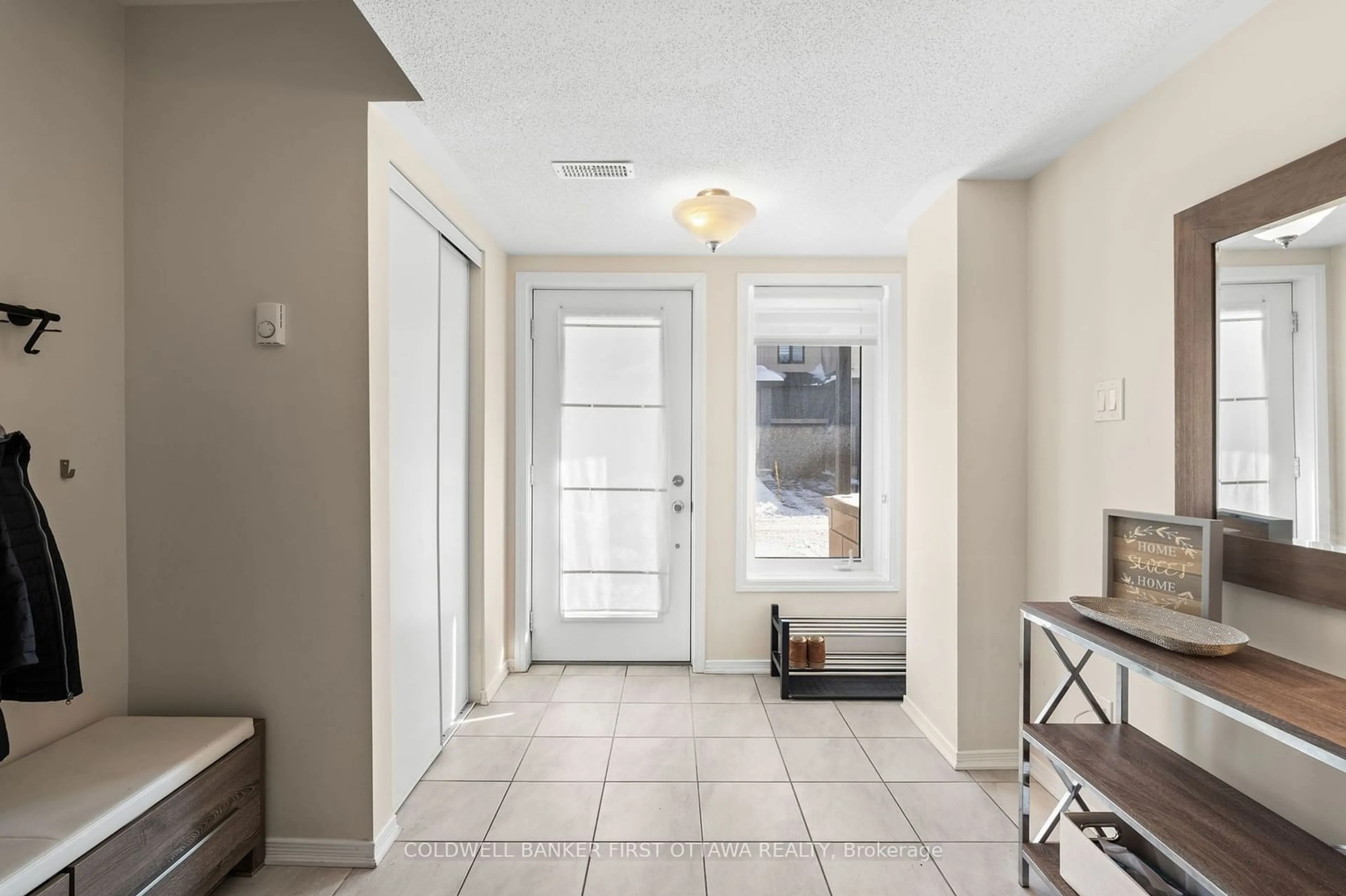 Indoor entryway for 835 Element Private, Kanata Ontario K2M 0M8