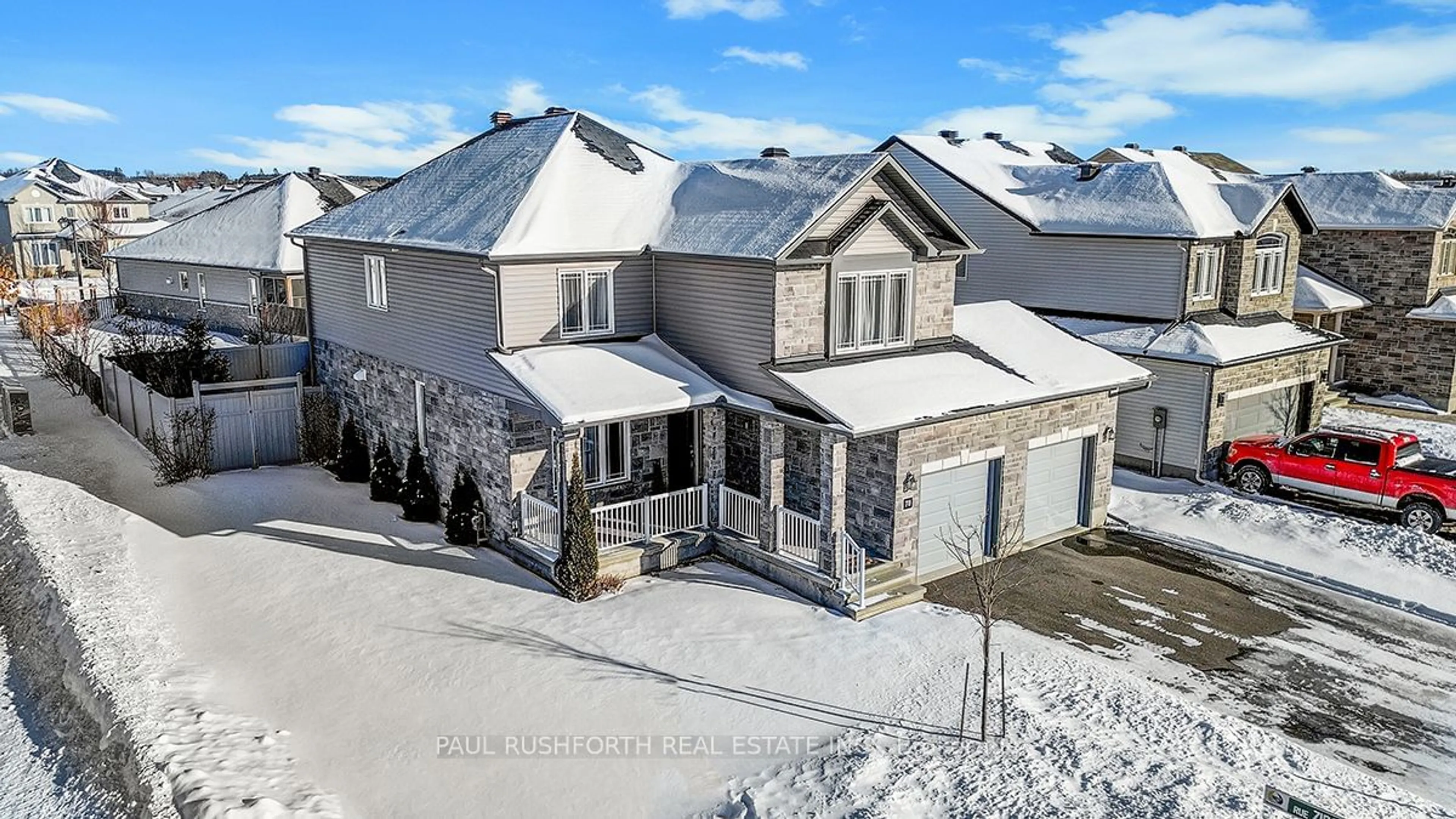 A pic from outside/outdoor area/front of a property/back of a property/a pic from drone, unknown for 70 Granite St, Clarence-Rockland Ontario K4K 0H8