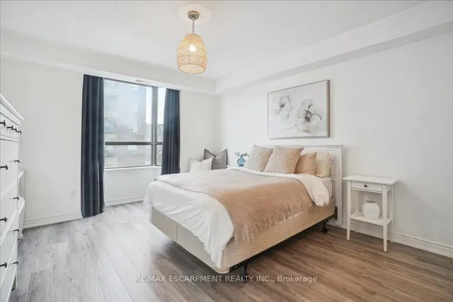 Additional property image - 432 Main St Unit 504