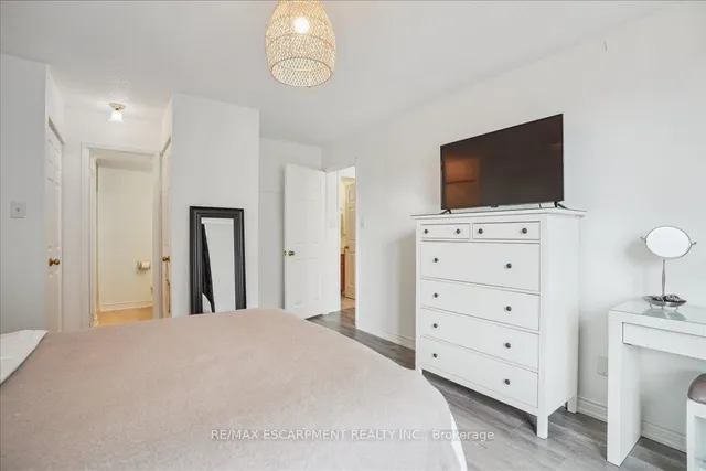 Additional property image - 432 Main St Unit 504