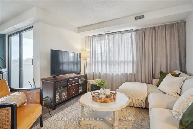 Additional property image - 432 Main St Unit 504