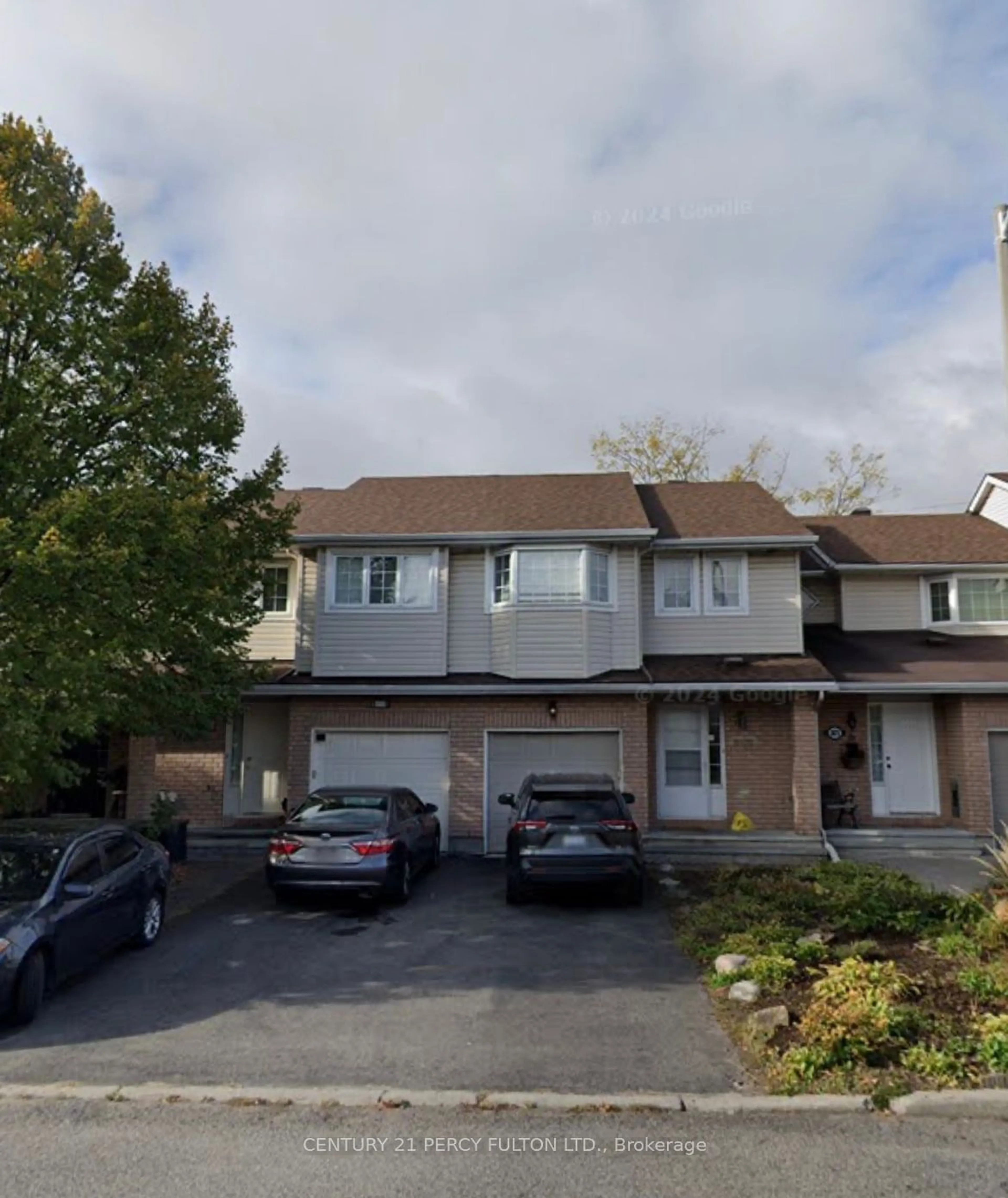 A pic from outside/outdoor area/front of a property/back of a property/a pic from drone, street for 2875 Millstream Way, Blossom Park - Airport and Area Ontario K1T 4A3