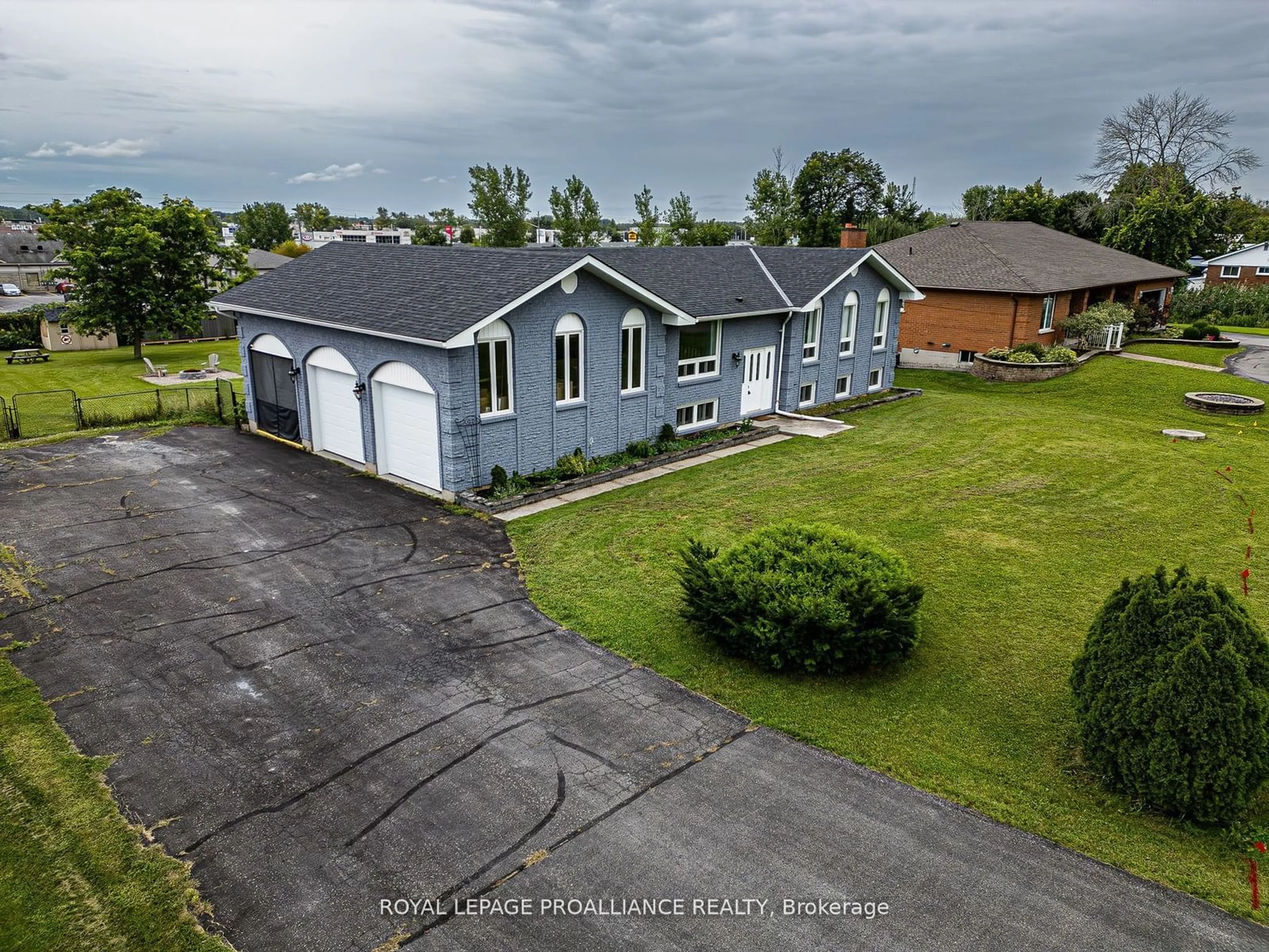 A pic from outside/outdoor area/front of a property/back of a property/a pic from drone, water/lake/river/ocean view for 94 Cloverleaf Dr, Belleville Ontario K8N 4Z5