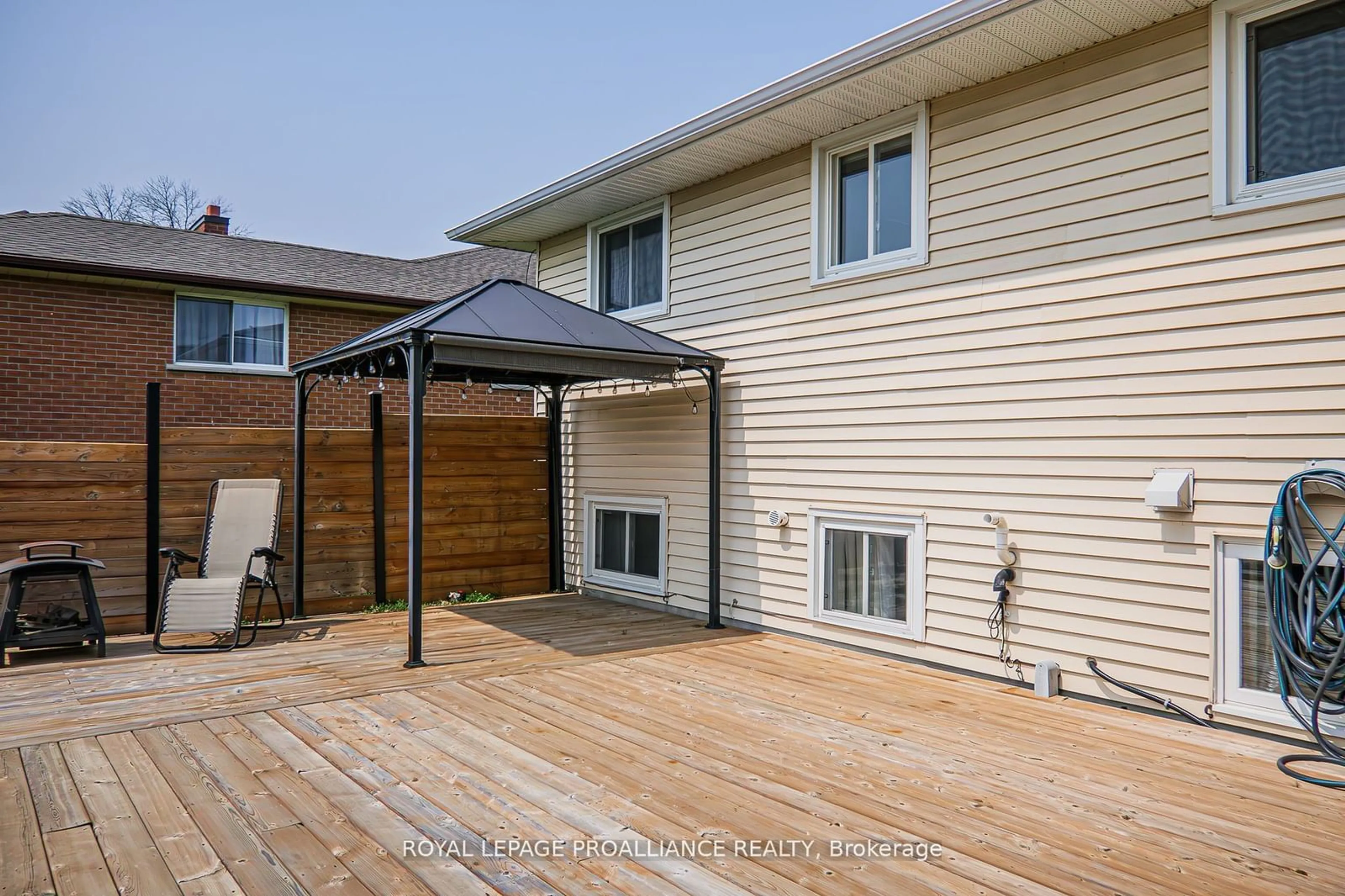 Patio, street for 94 Cloverleaf Dr, Belleville Ontario K8N 4Z5