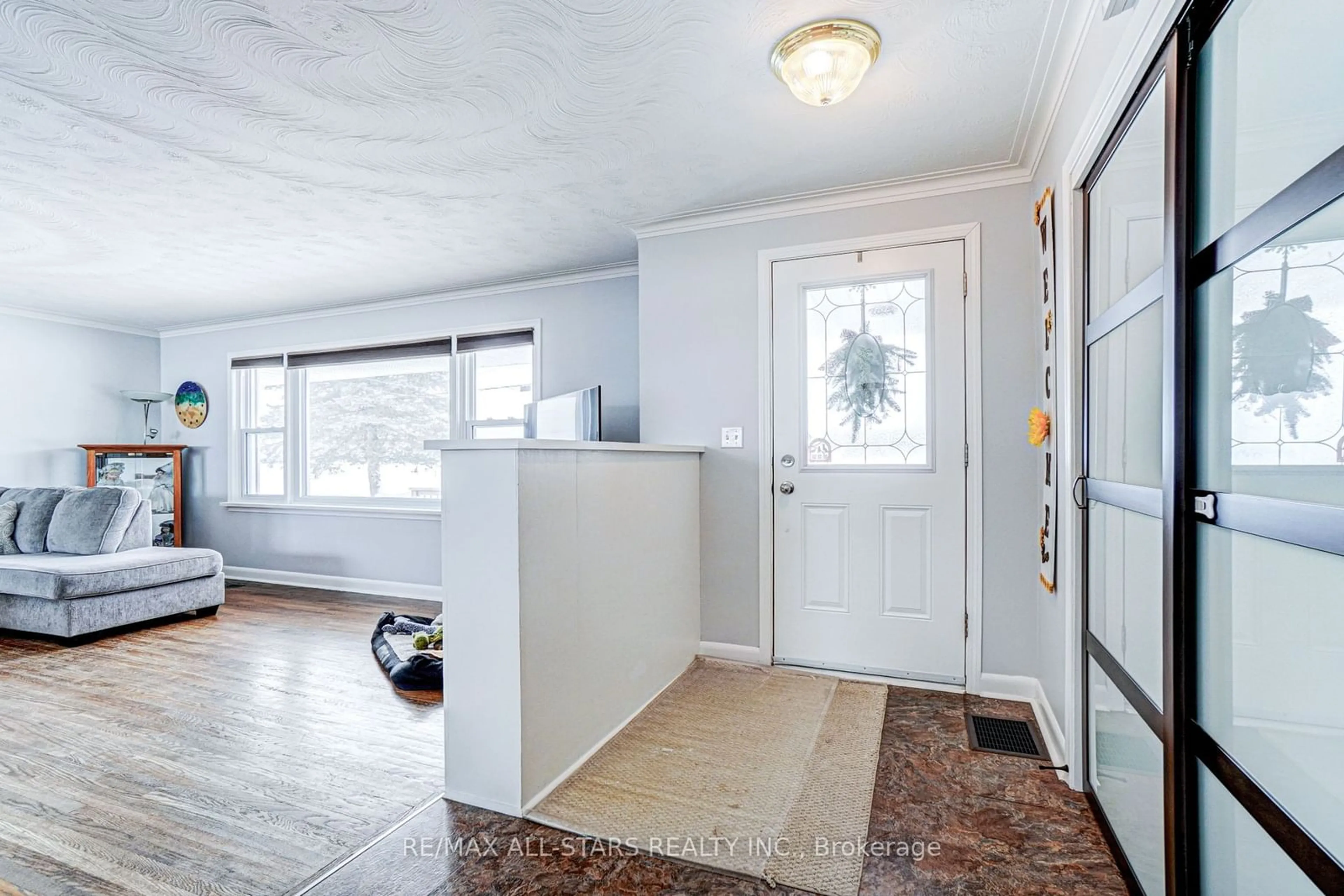 Indoor entryway for 904 Eldon Rd, Kawartha Lakes Ontario K0M 2M0