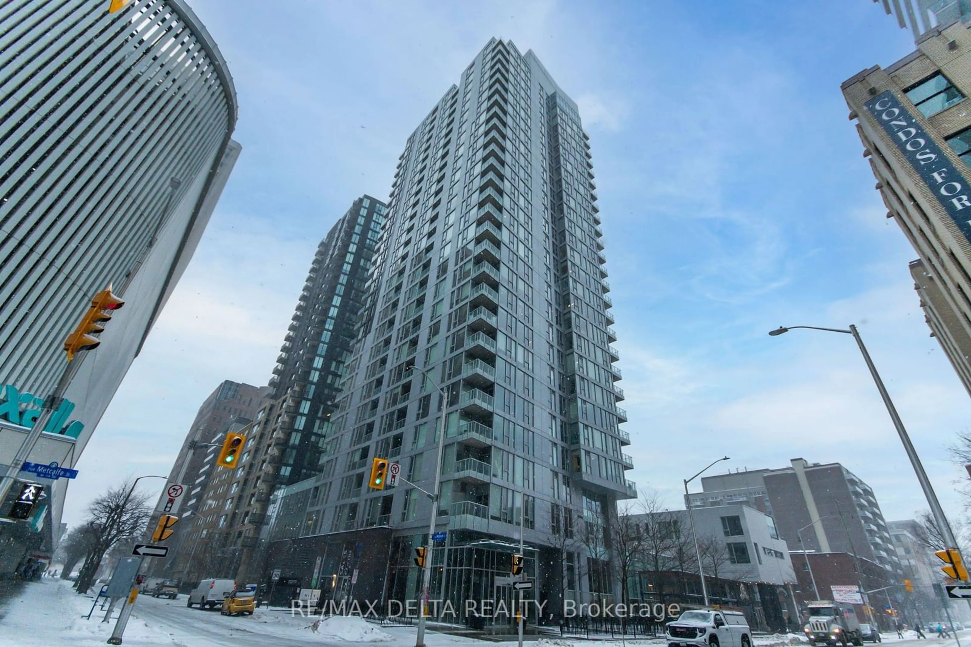 Indoor foyer for 179 Metcalfe St #905, Ottawa Centre Ontario K2P 0W1