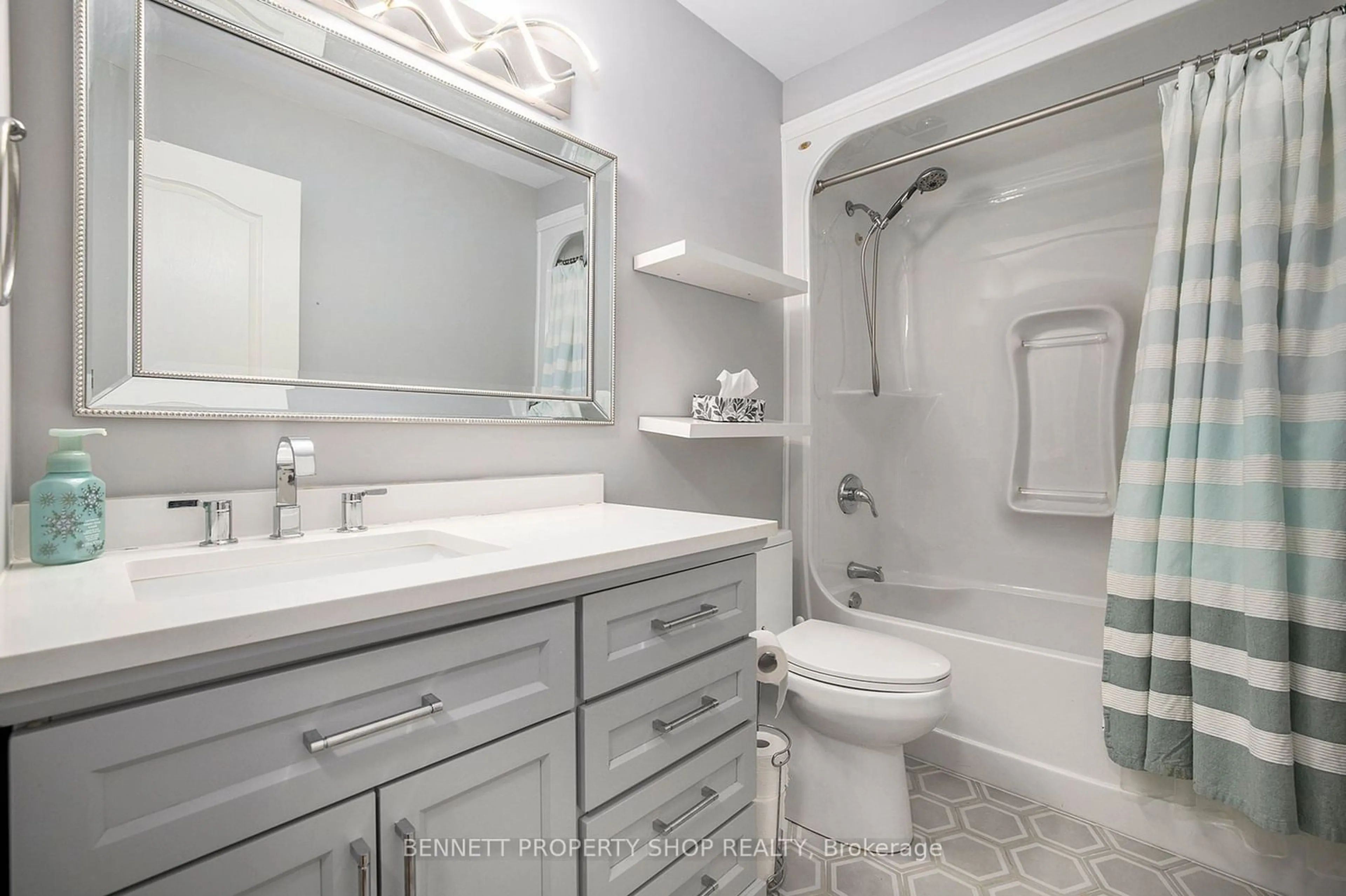Standard bathroom, ceramic/tile floor for 32 Johanna St, Almonte Ontario K0A 1A0