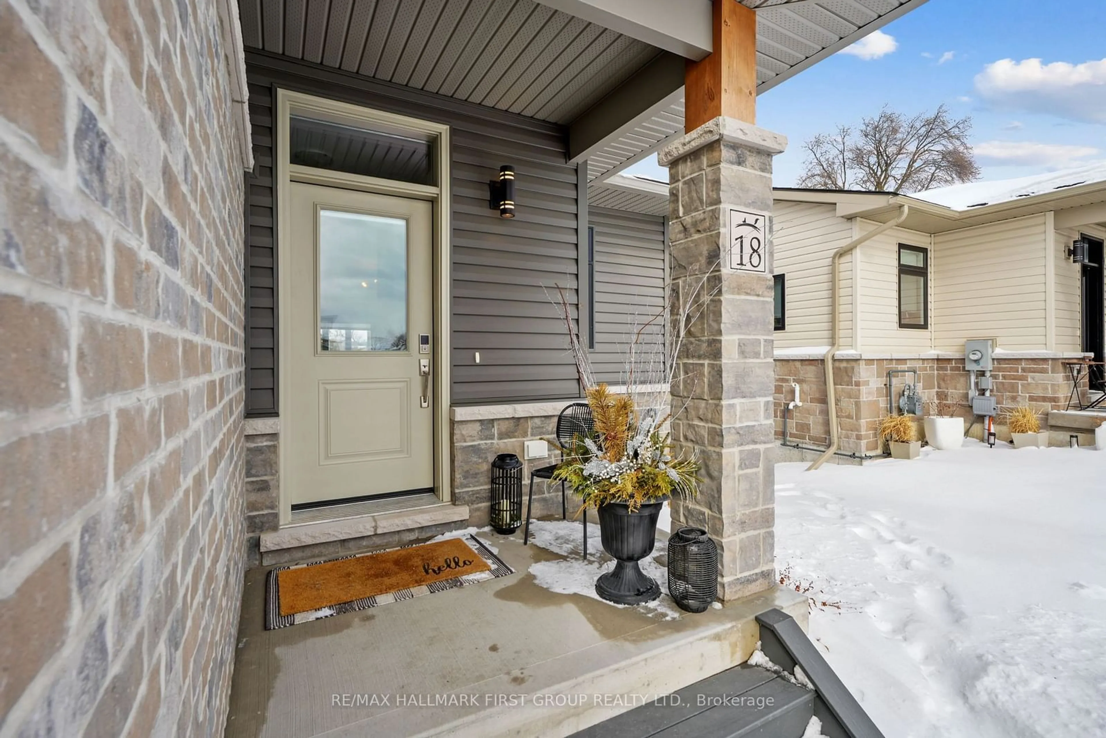 Indoor entryway for 18 Prairie Run Rd, Cramahe Ontario K0K 1S0