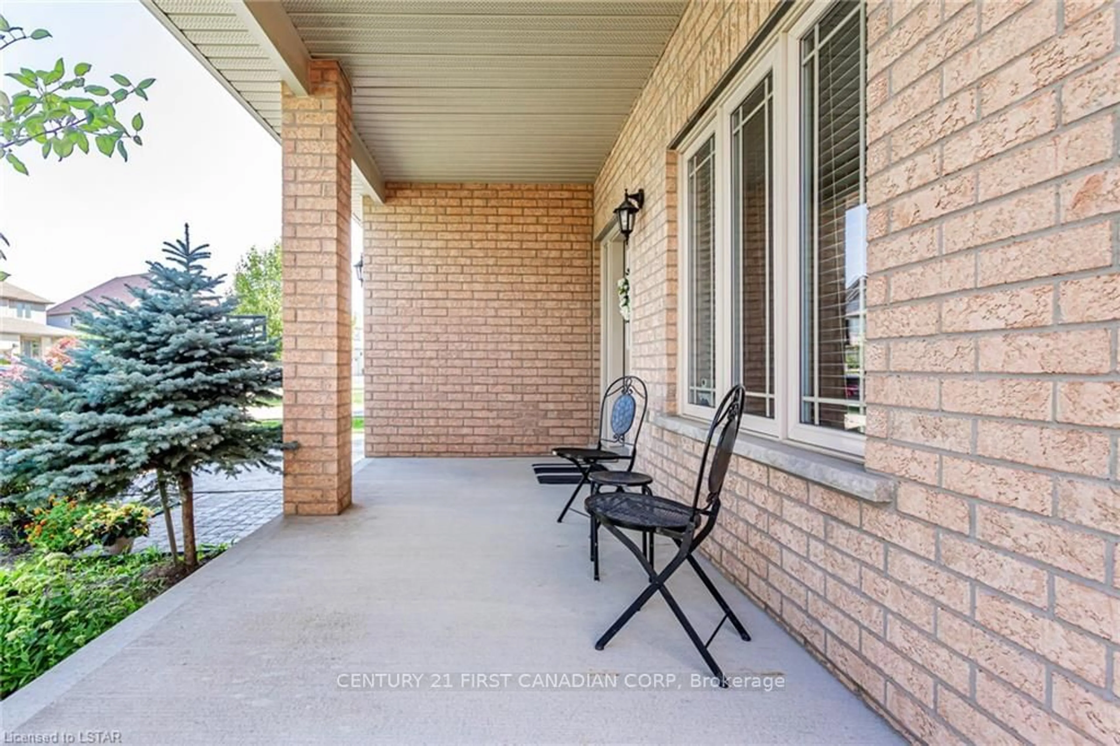 Patio, street for 1595 Mulberry St, London Ontario N6K 5C8