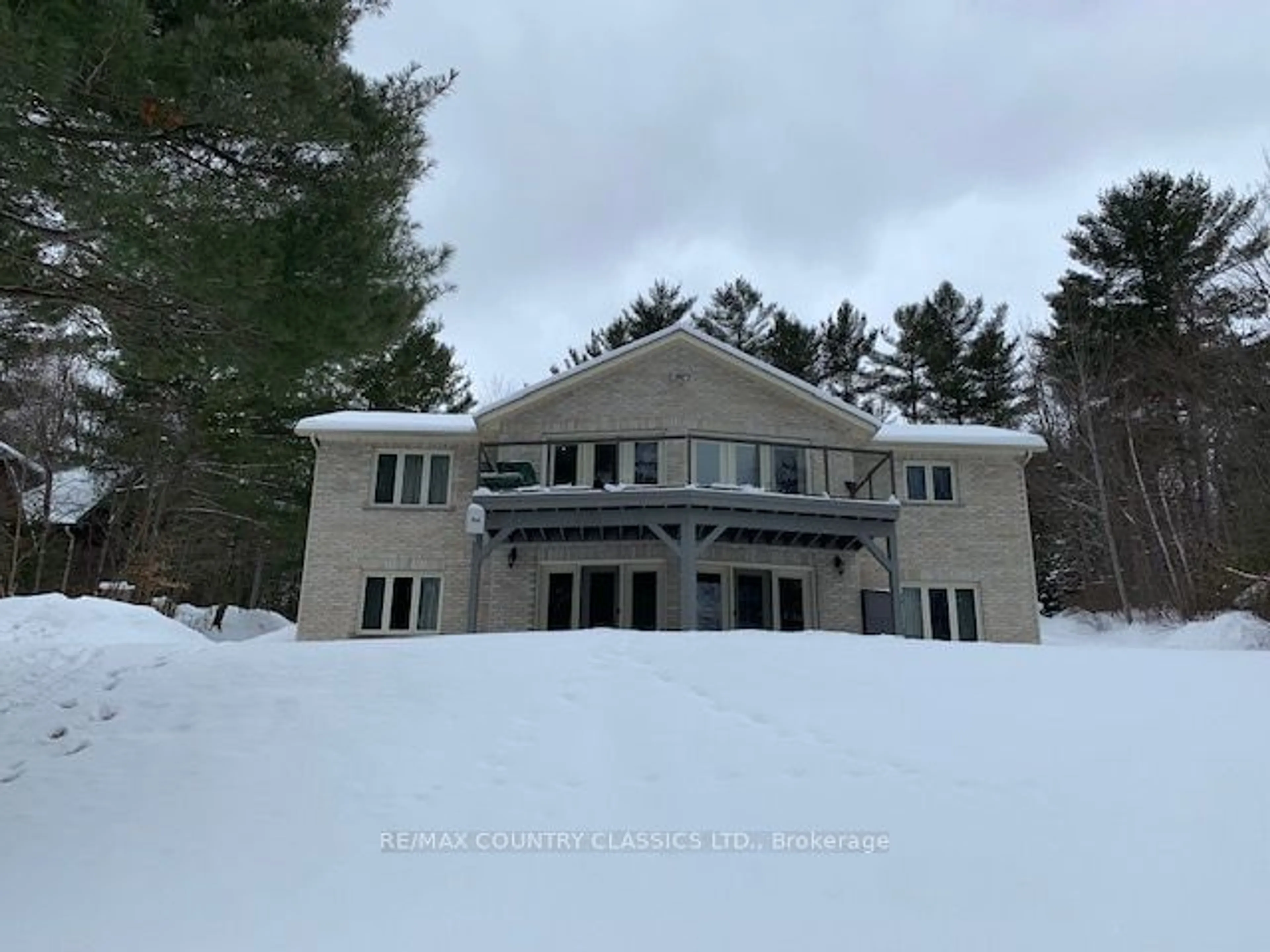 A pic from outside/outdoor area/front of a property/back of a property/a pic from drone, mountain view for 90 Golden Shores Rd, Bancroft Ontario K0L 1C0