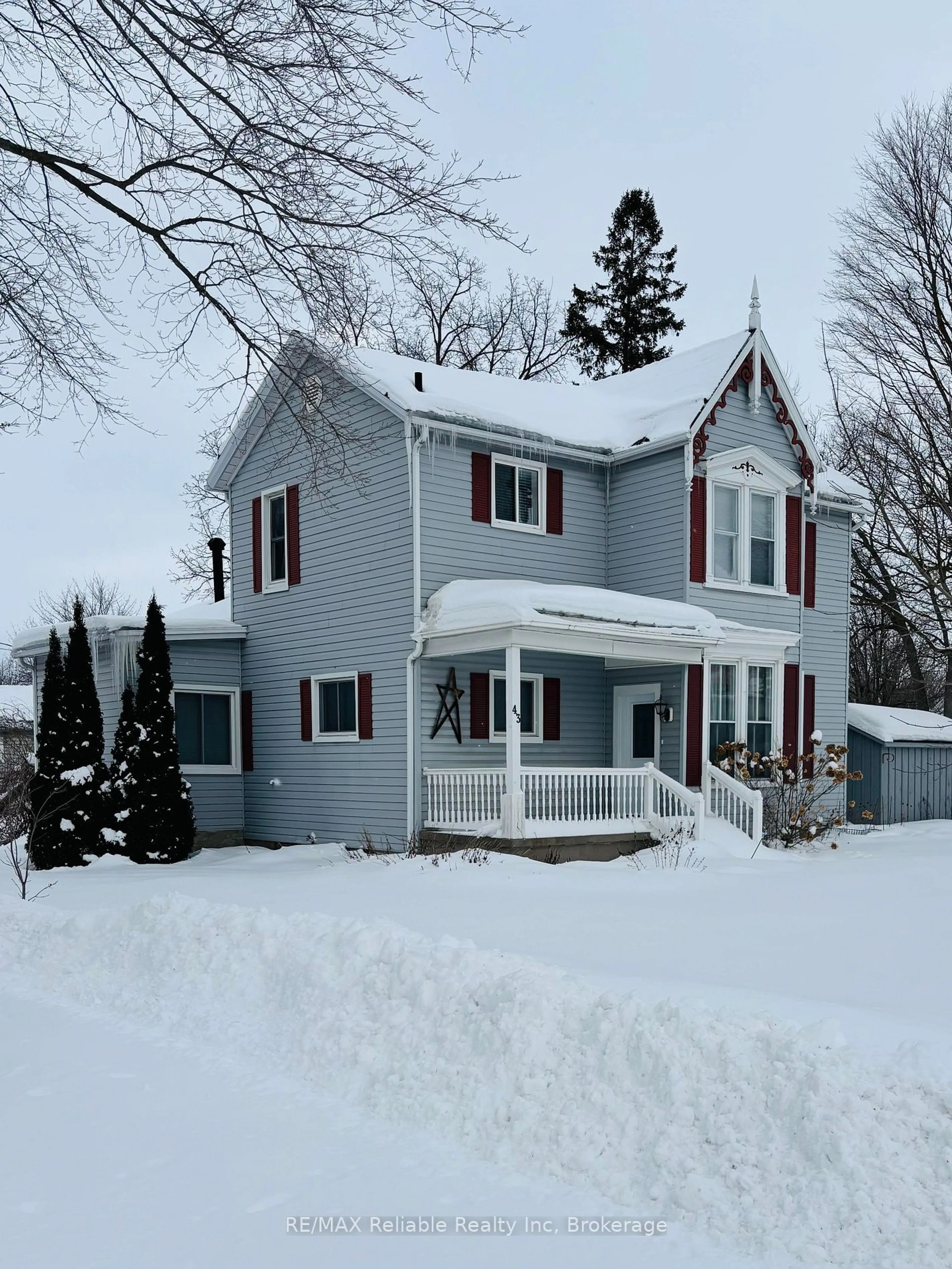 Home with vinyl exterior material, street for 43 Jarvis St, Huron East Ontario N0K 1W0