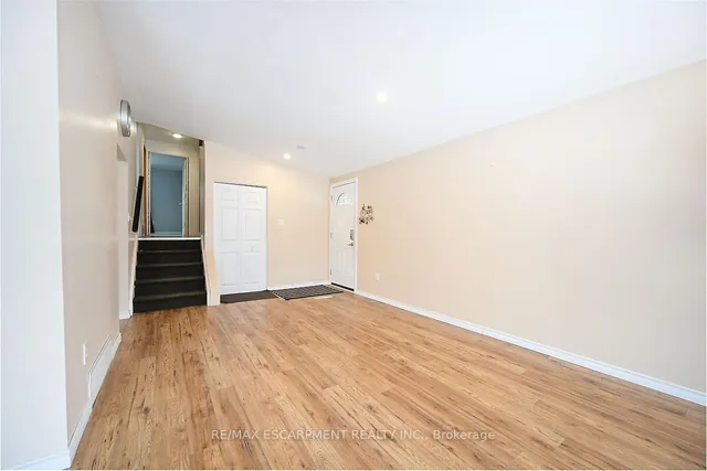 Additional property image - 105 Lilacside Dr