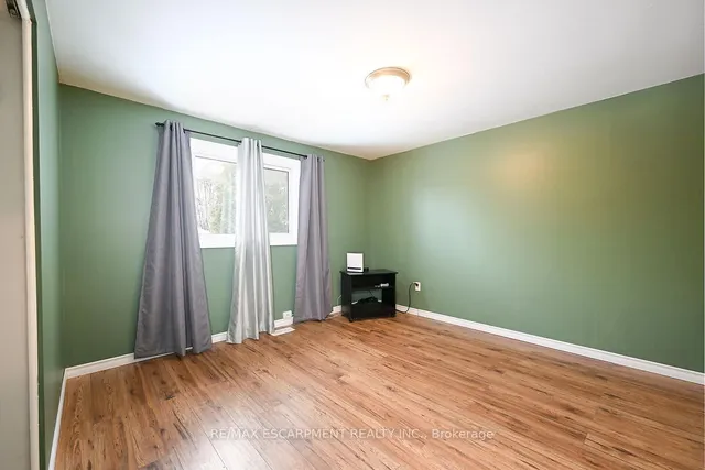 Additional property image - 105 Lilacside Dr