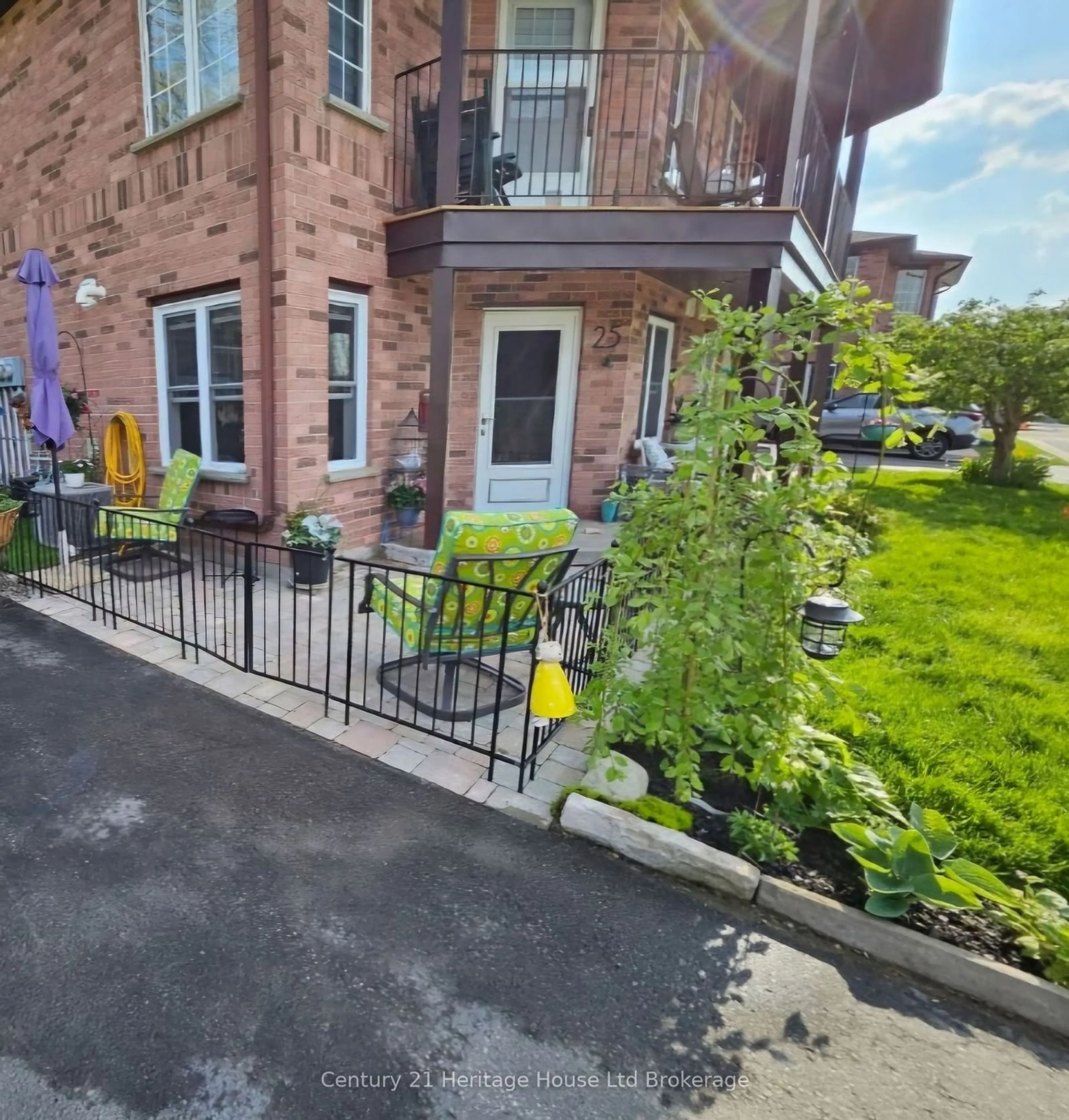 A pic from outside/outdoor area/front of a property/back of a property/a pic from drone, street for 20 Huron St #25, St. Marys Ontario N4X 1C5