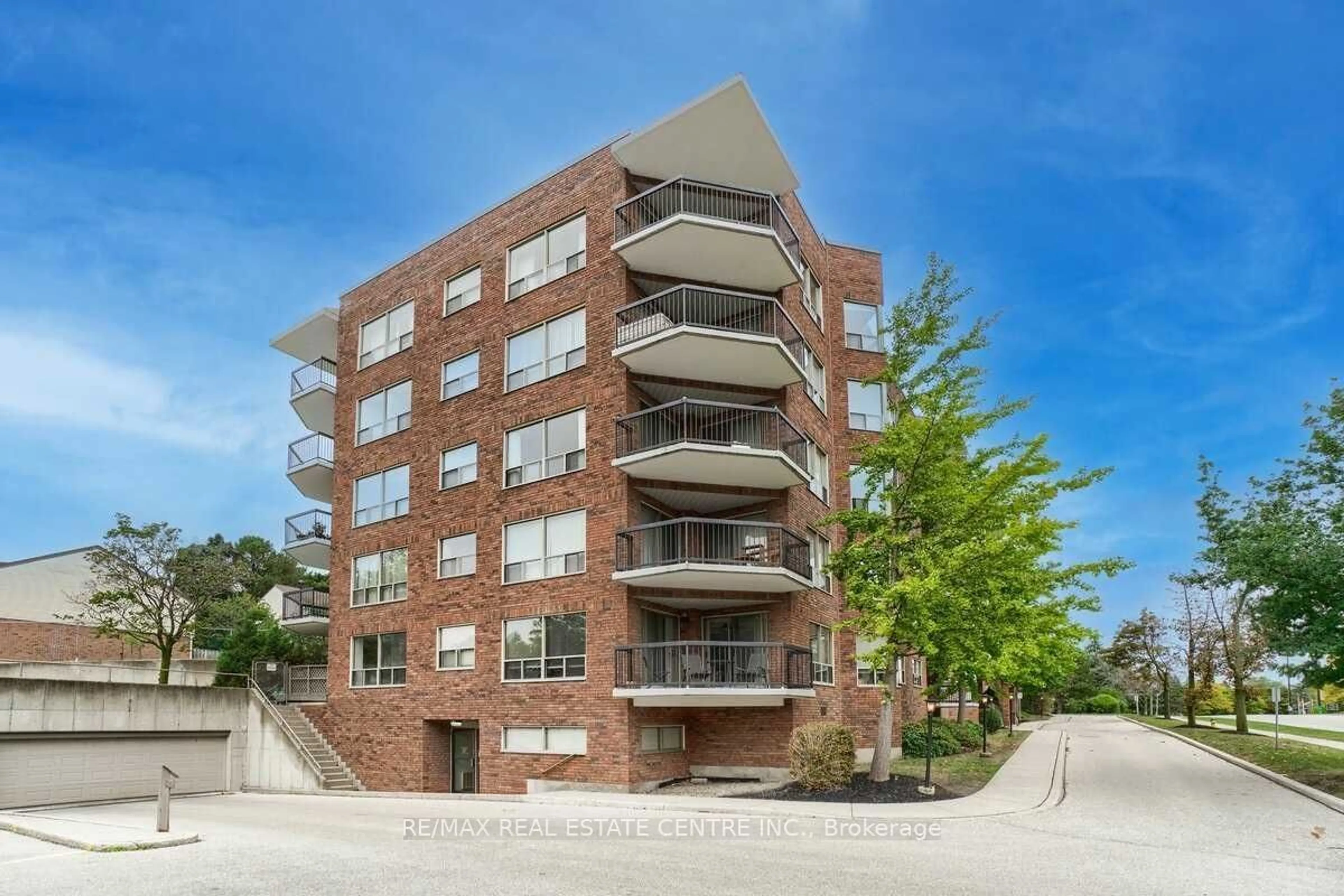 Home with brick exterior material, building for 300 Keats Way #401, Waterloo Ontario N2L 6E6