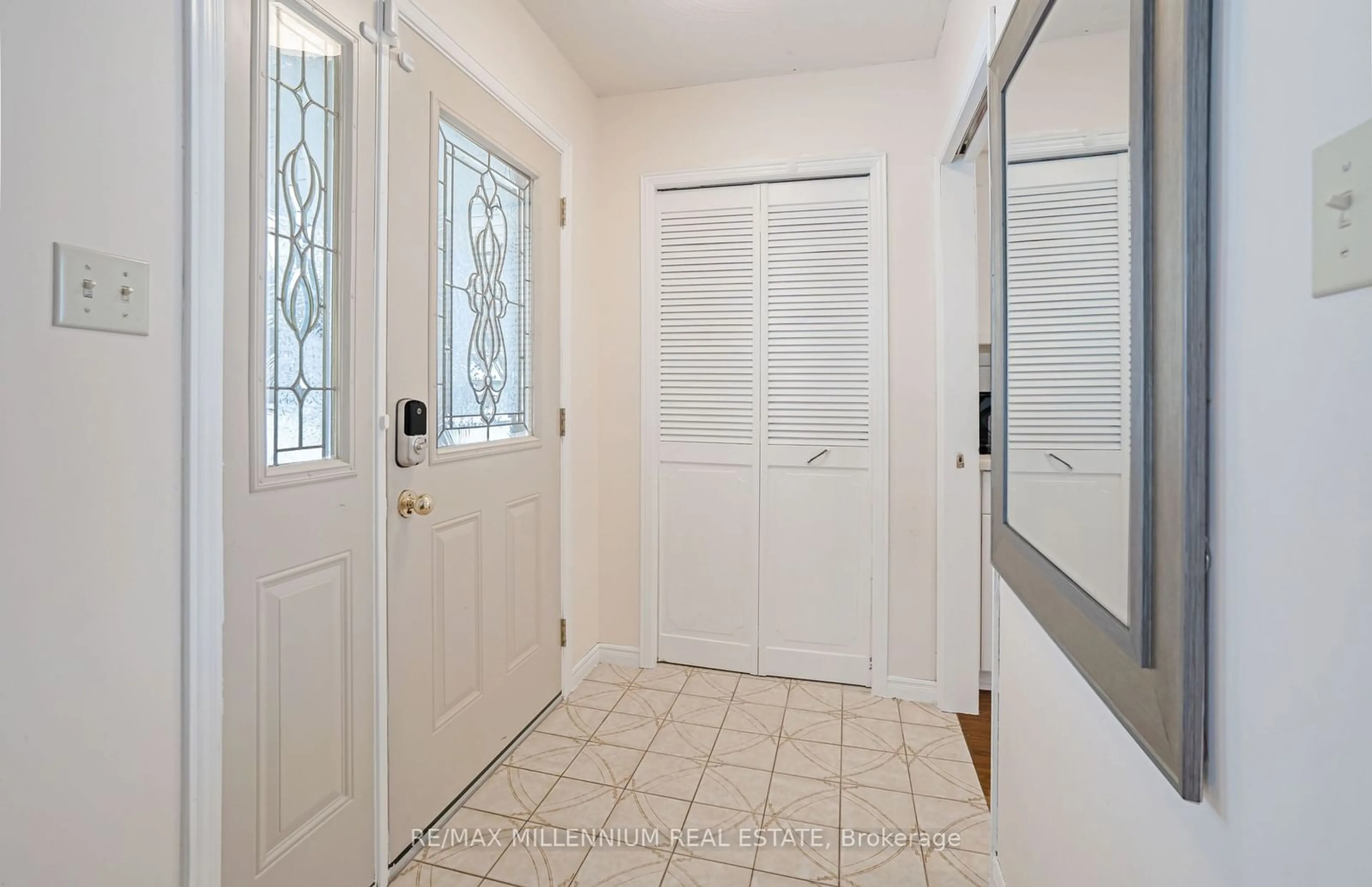 Indoor entryway for 9 Demille St, Stratford Ontario N4Z 1C5