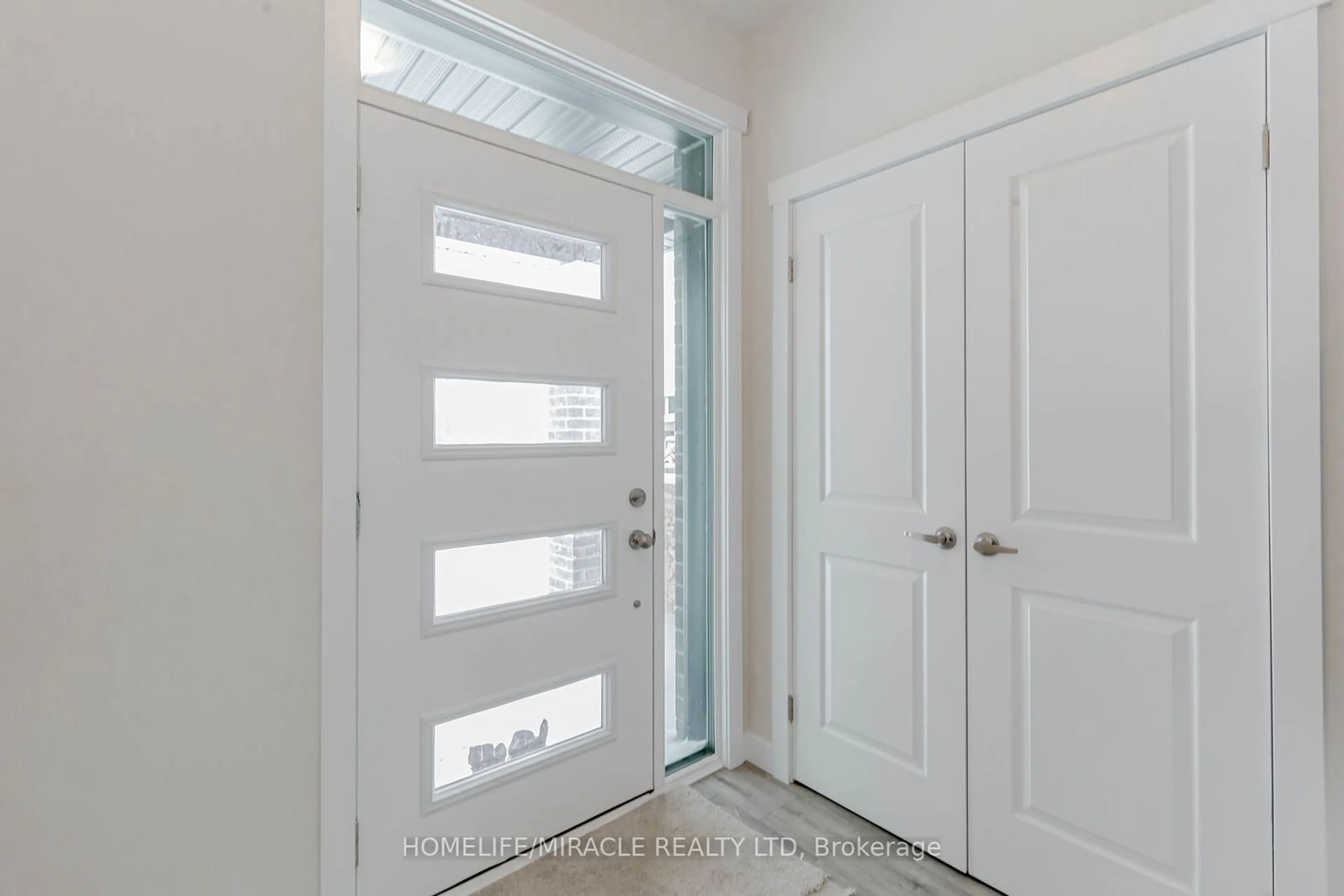 Indoor entryway for 40 Moon Cres, Cambridge Ontario N1S 0C4