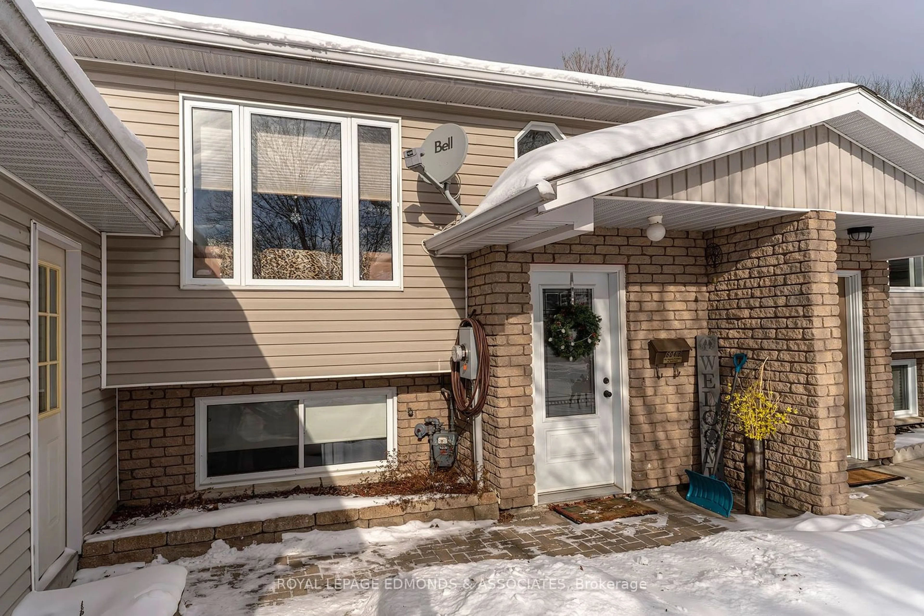 Home with brick exterior material, street for 604B Moss Dr, Pembroke Ontario K8A 3Y9