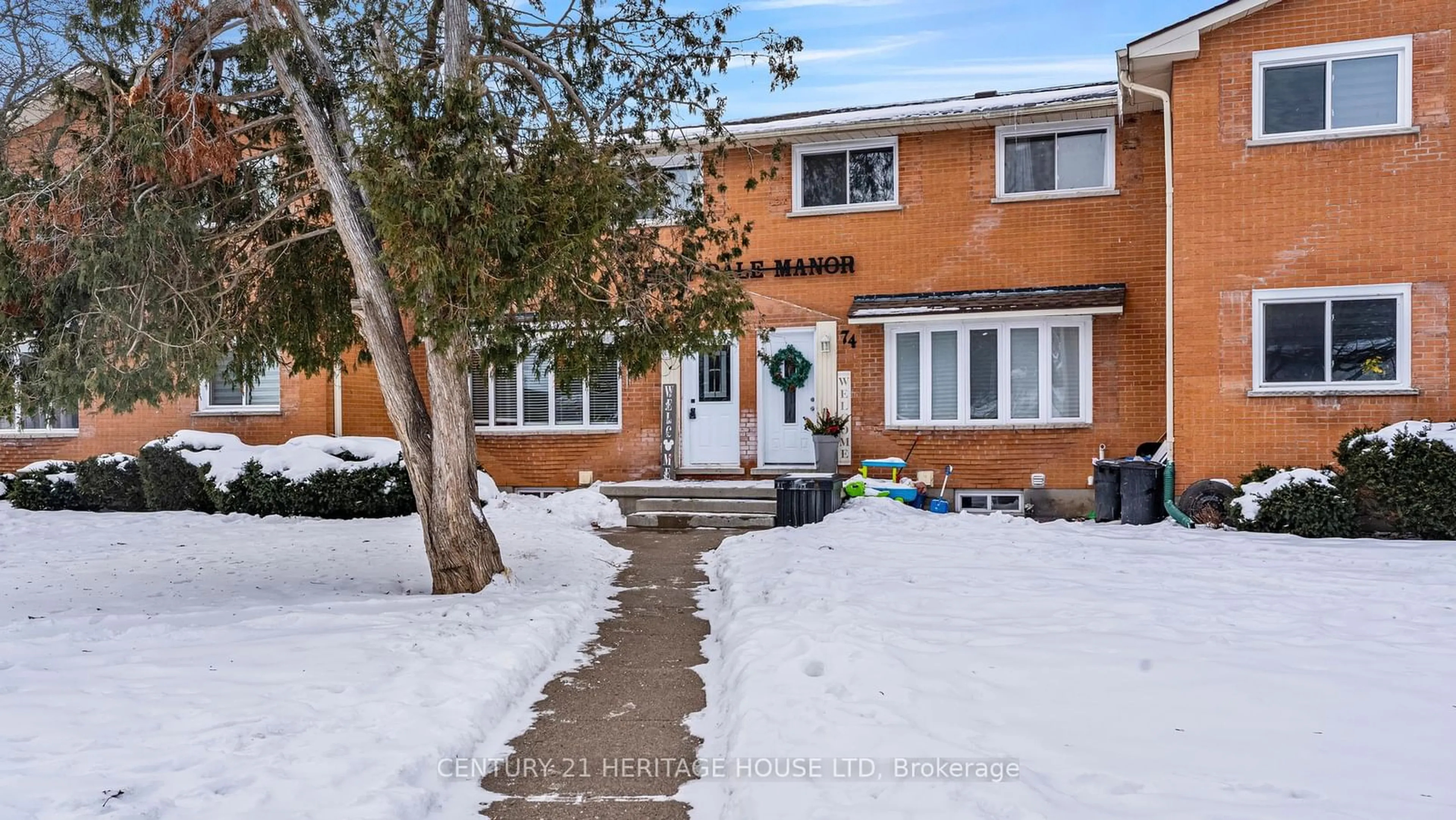 A pic from outside/outdoor area/front of a property/back of a property/a pic from drone, street for 76 Bee St, Woodstock Ontario N4S 3Z3