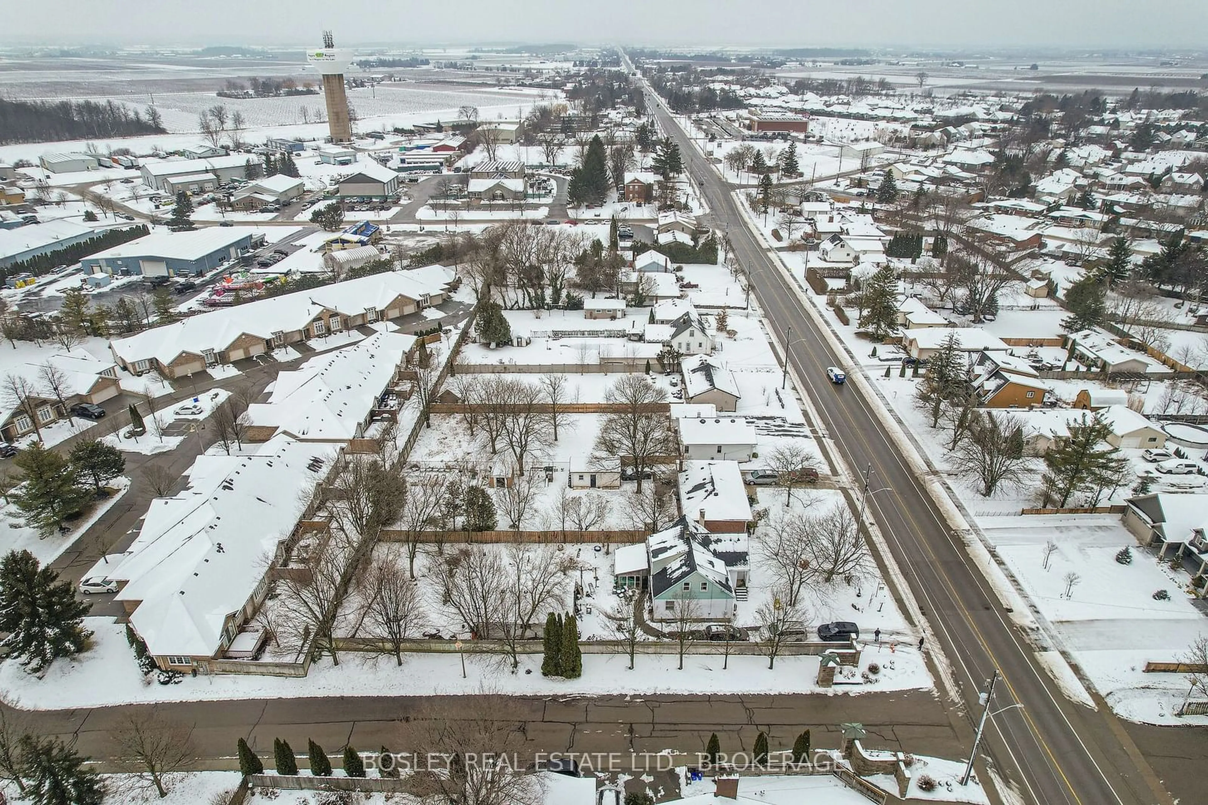 A pic from outside/outdoor area/front of a property/back of a property/a pic from drone, street for 1437 Niagara Stone Rd, Niagara-on-the-Lake Ontario L0S 1T0