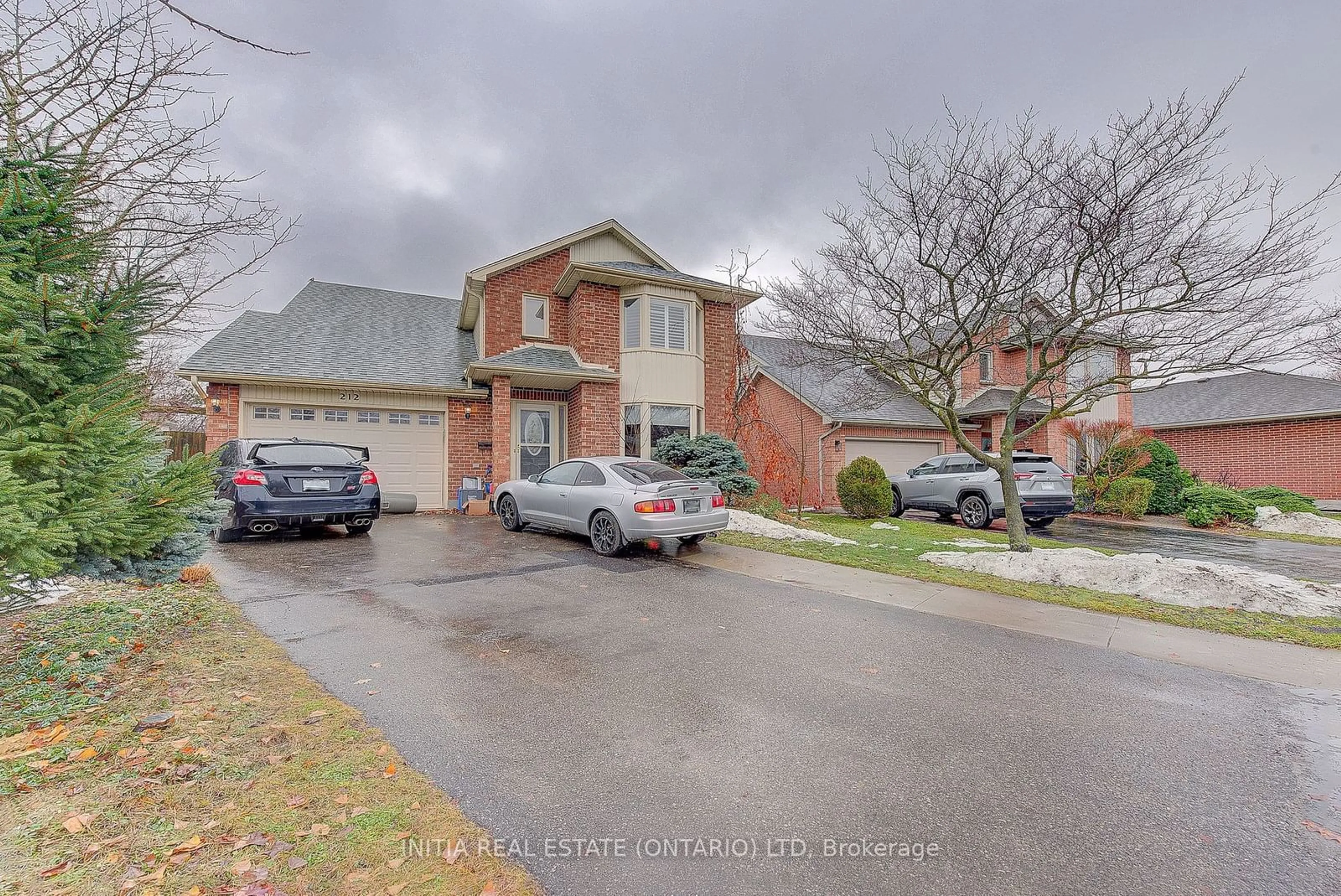 A pic from outside/outdoor area/front of a property/back of a property/a pic from drone, street for 212 Killarney Grve, London Ontario N5X 3X6