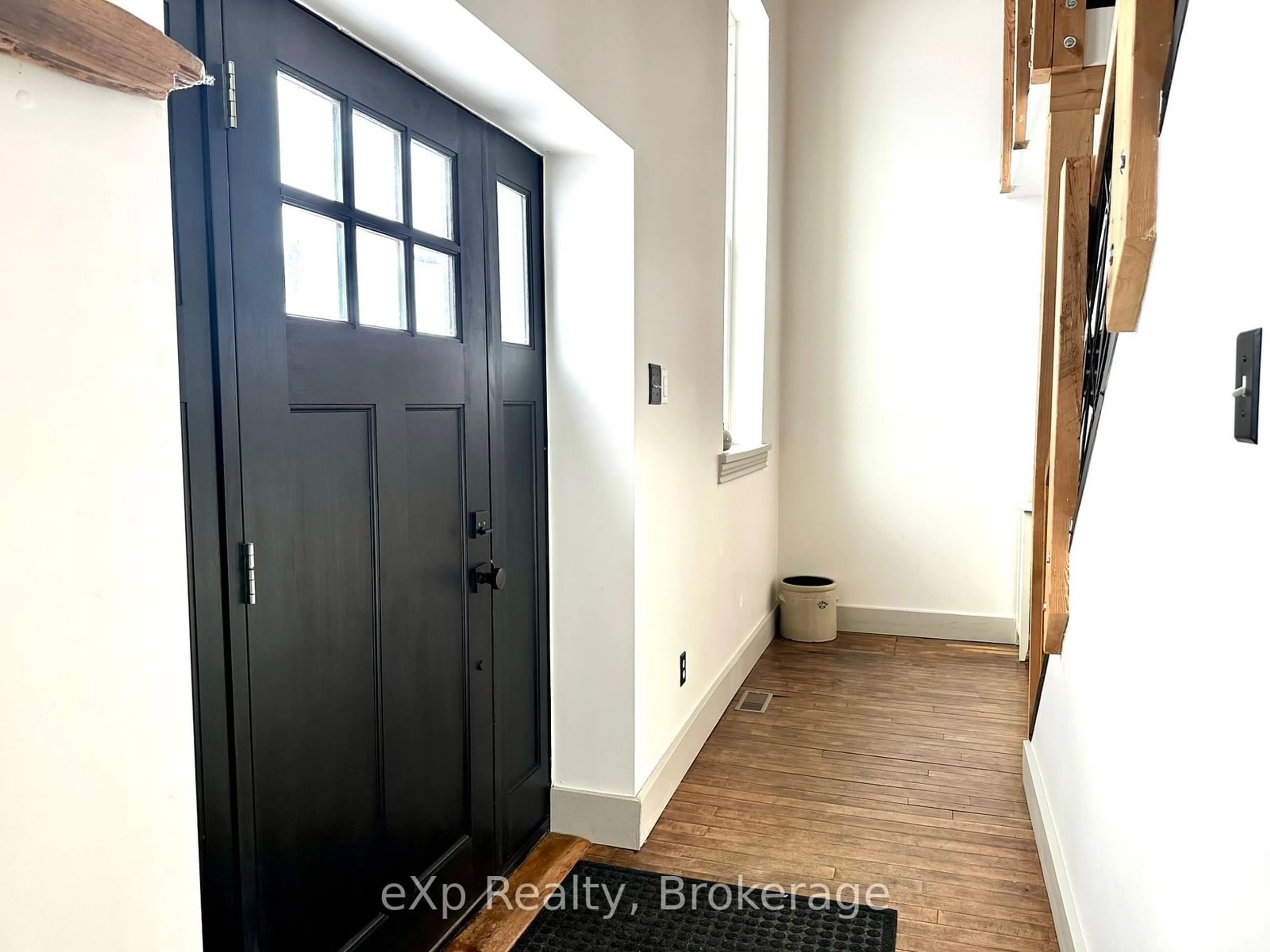 Indoor entryway for 2548 Bruce  Road 3, Brockton Ontario N0G 2N0