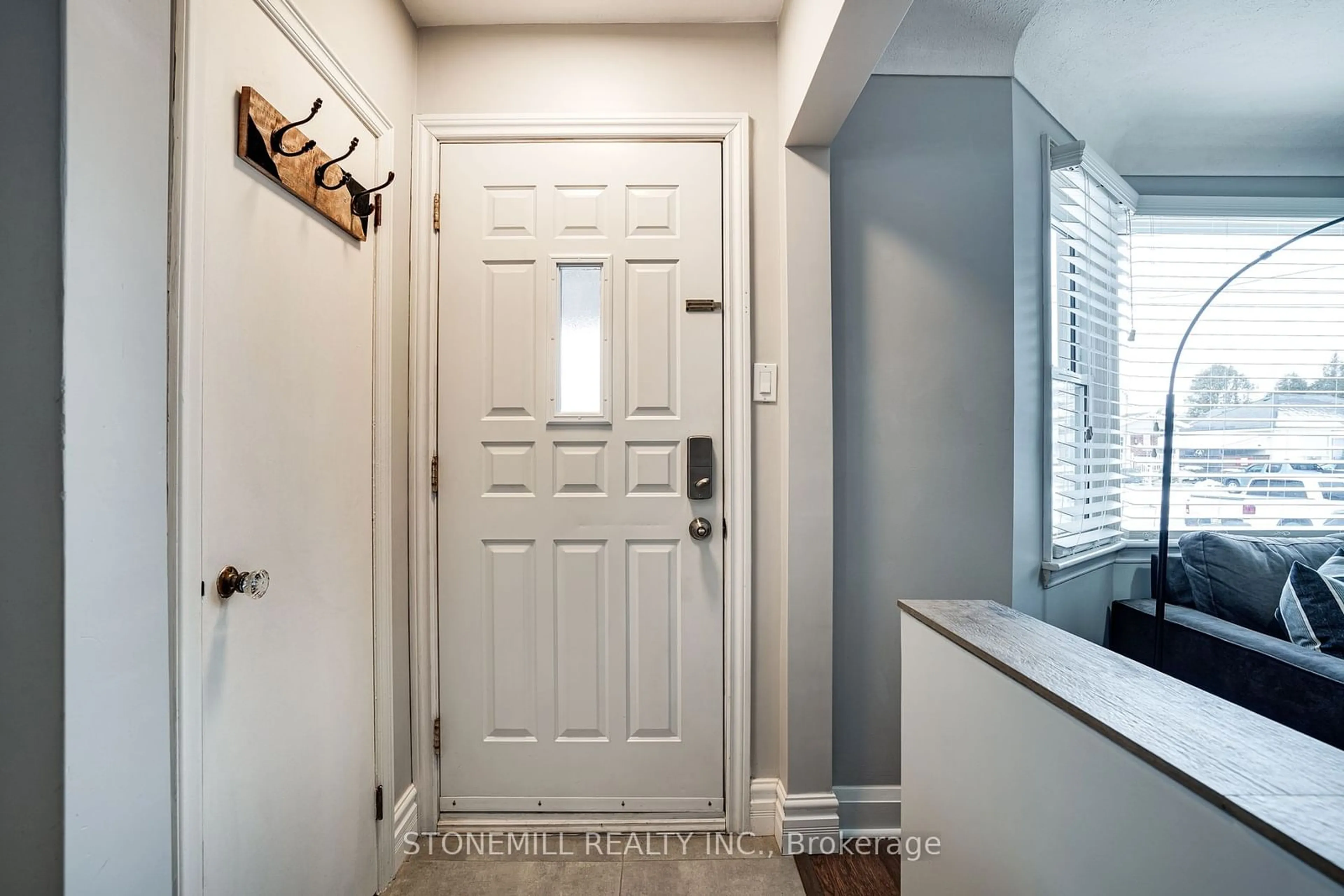 Indoor entryway for 103 Adair Ave, Hamilton Ontario L8K 3S4